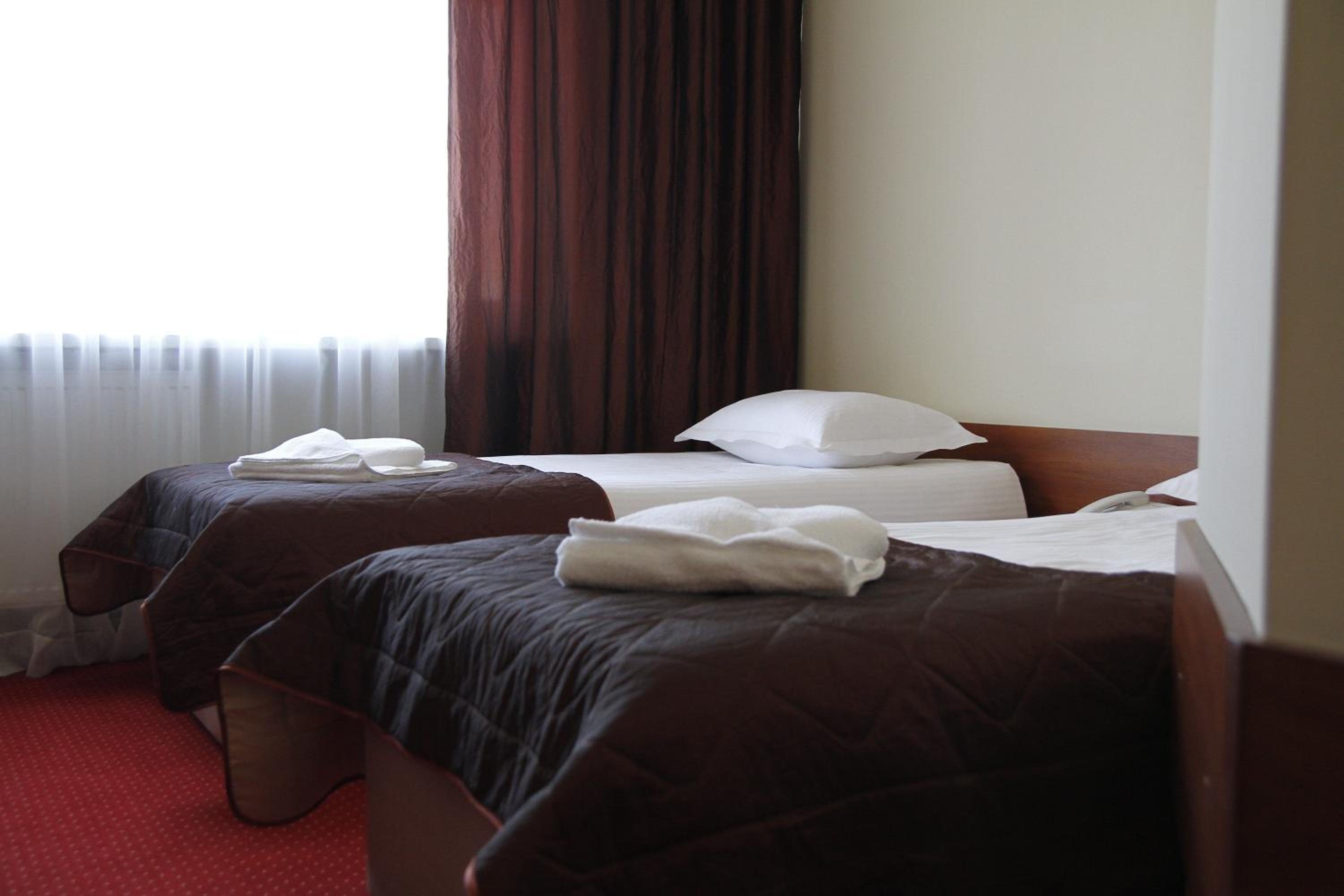 Double or Twin Room - Photo 9