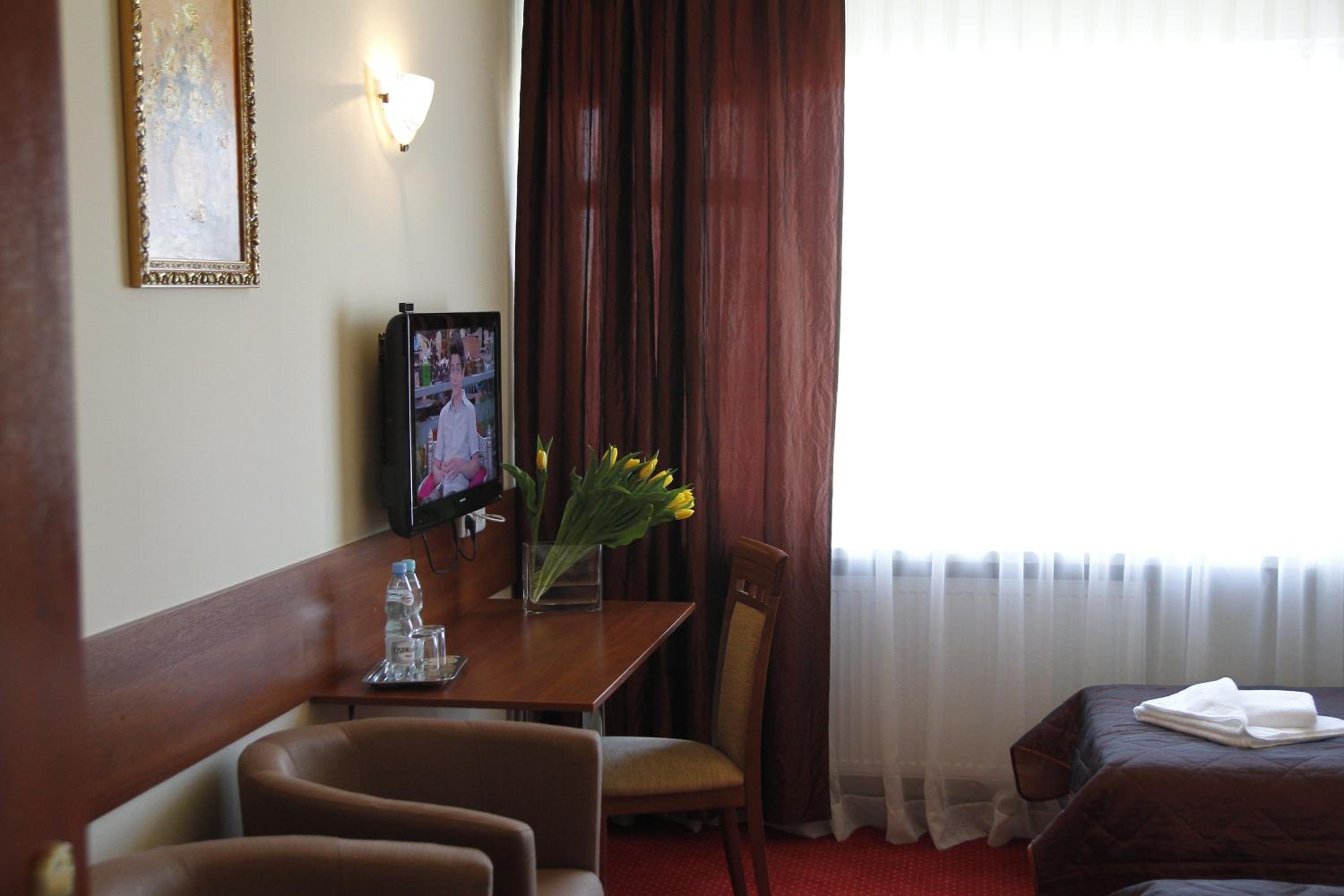 Double or Twin Room - Photo 3
