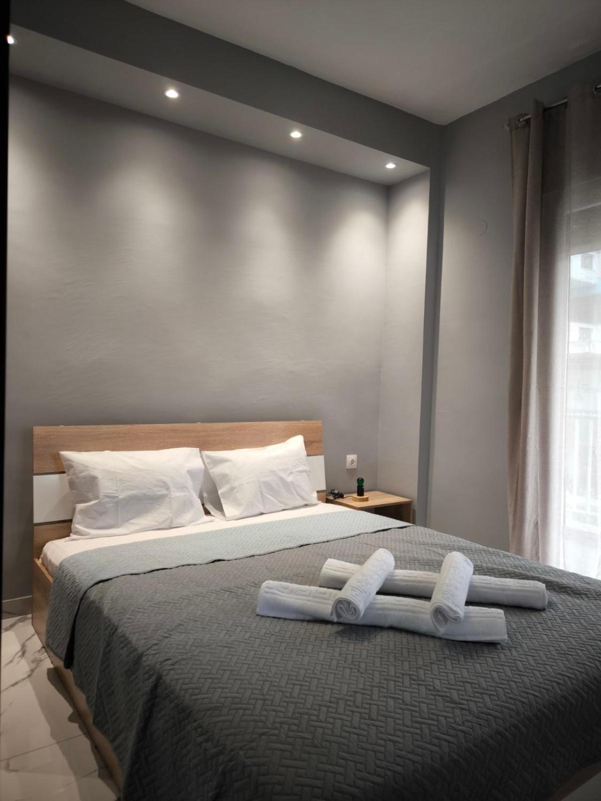 One-Bedroom Apartment with Balcony