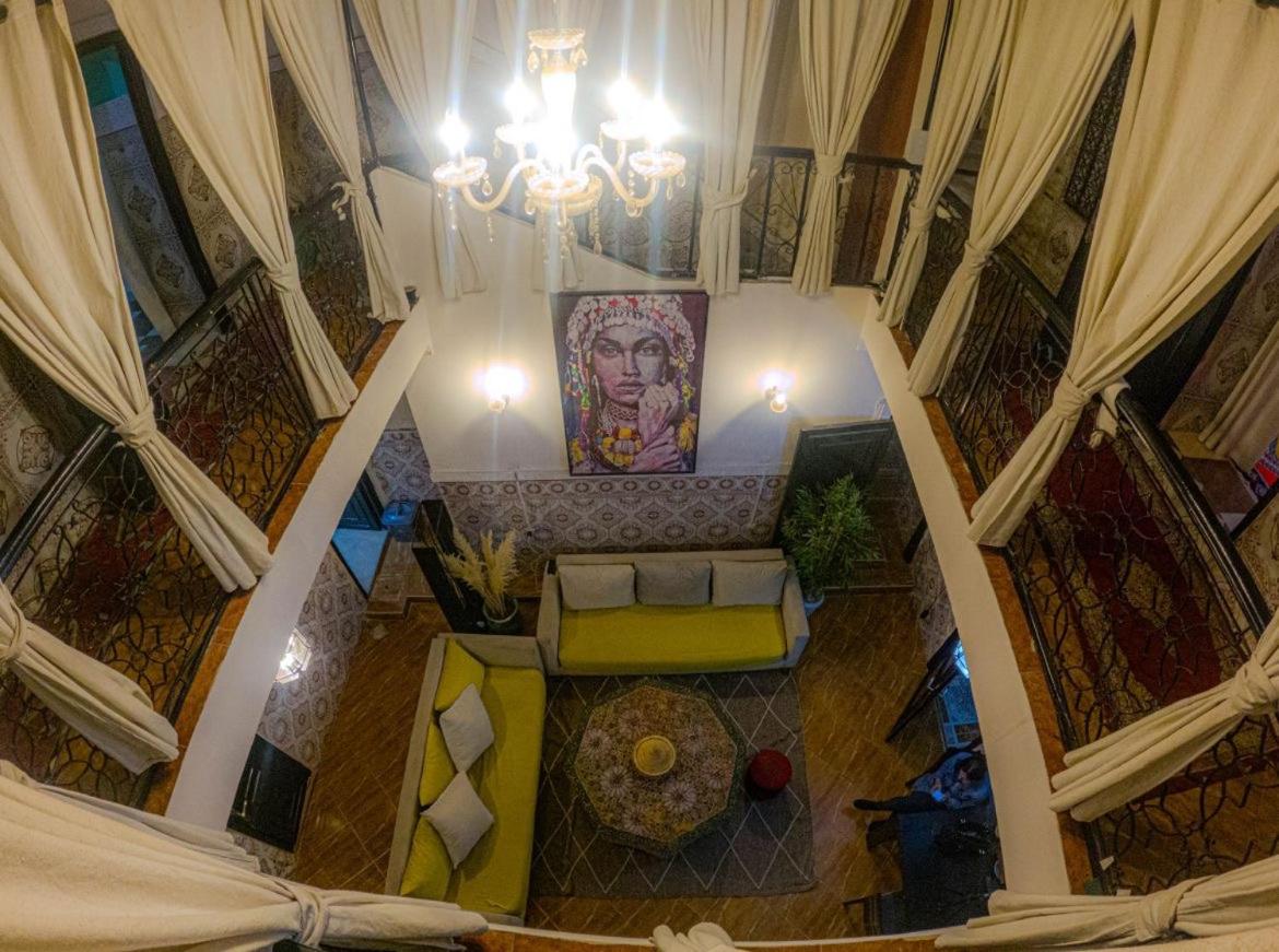 Villa - Photo 2