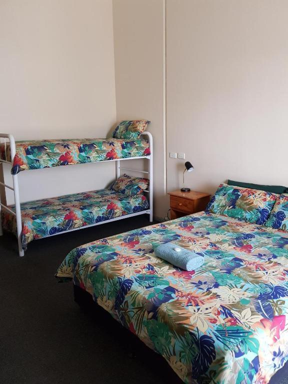 Quadruple Room with Private Bathroom photo 3
