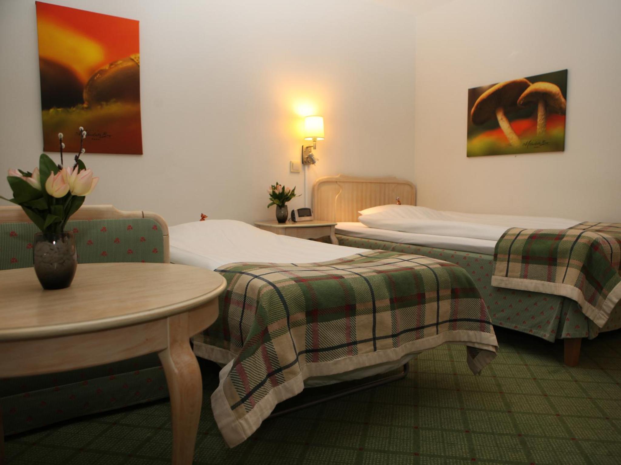Economy Twin Room photo 3