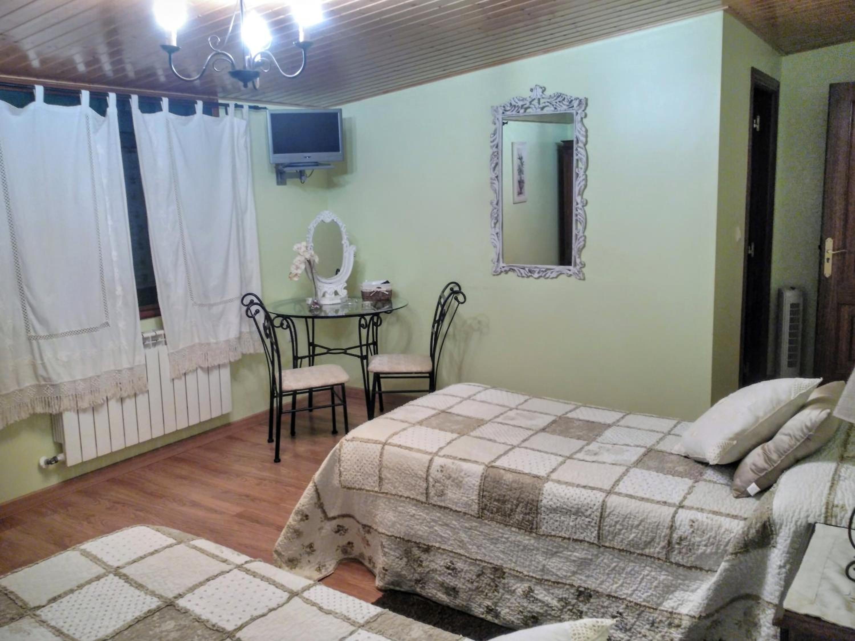 Deluxe Double Room with Balcony photo 2