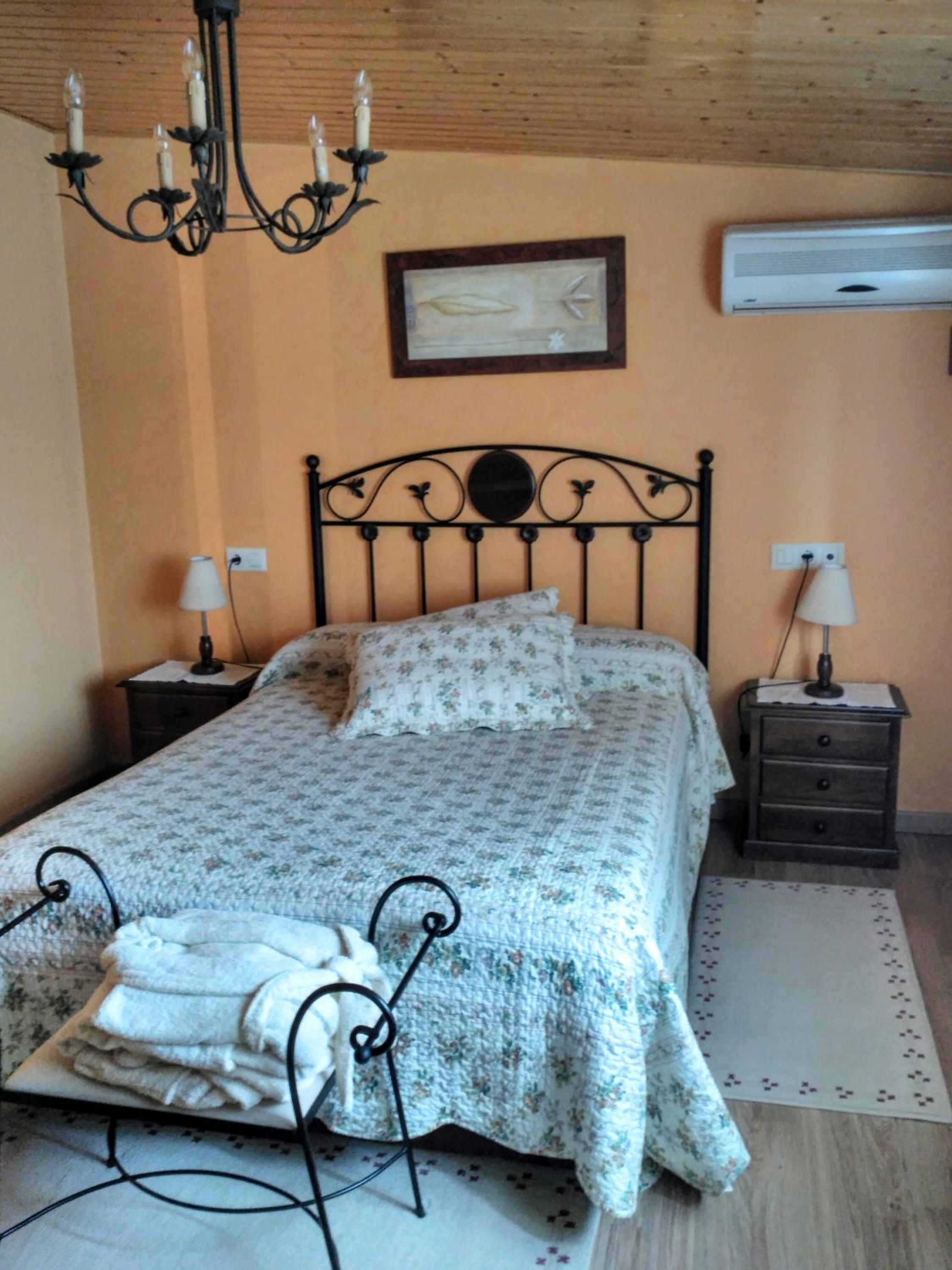Double Room with Spa Bath photo 2