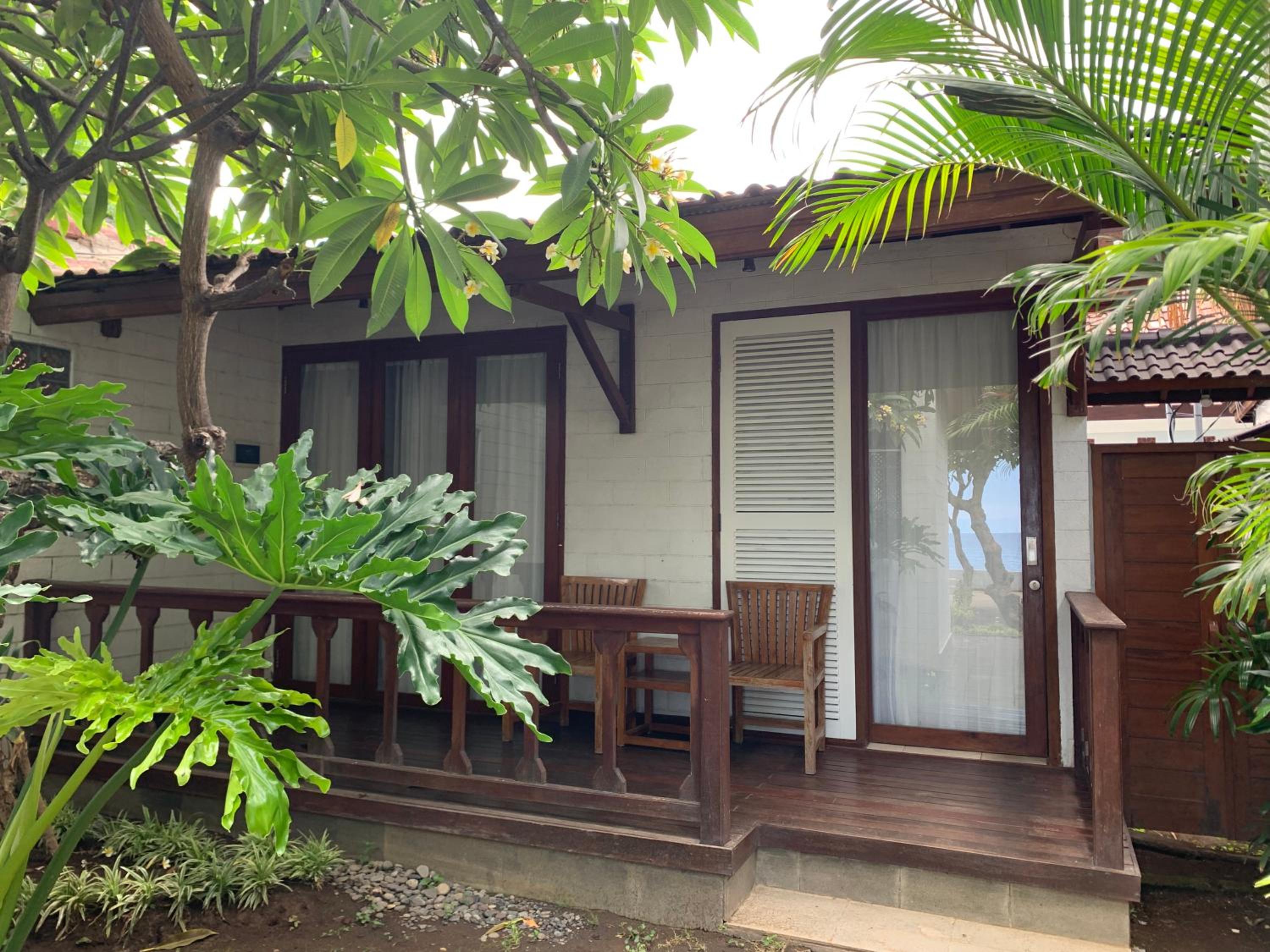 Double or Twin Room with Partial Sea View