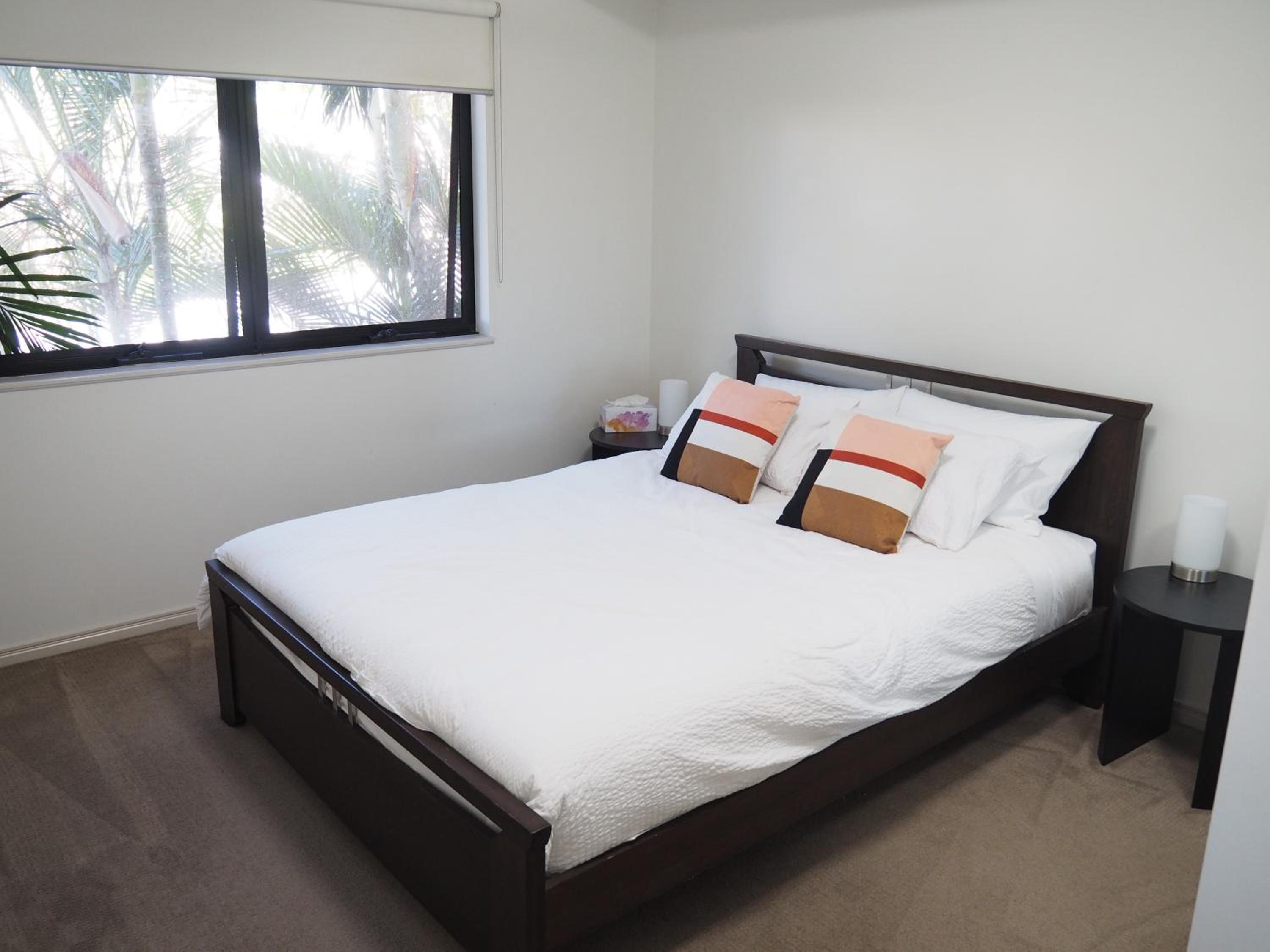 Three-Bedroom House photo 3