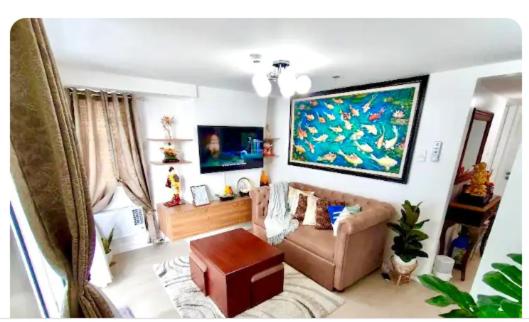Superior Family Room photo 1