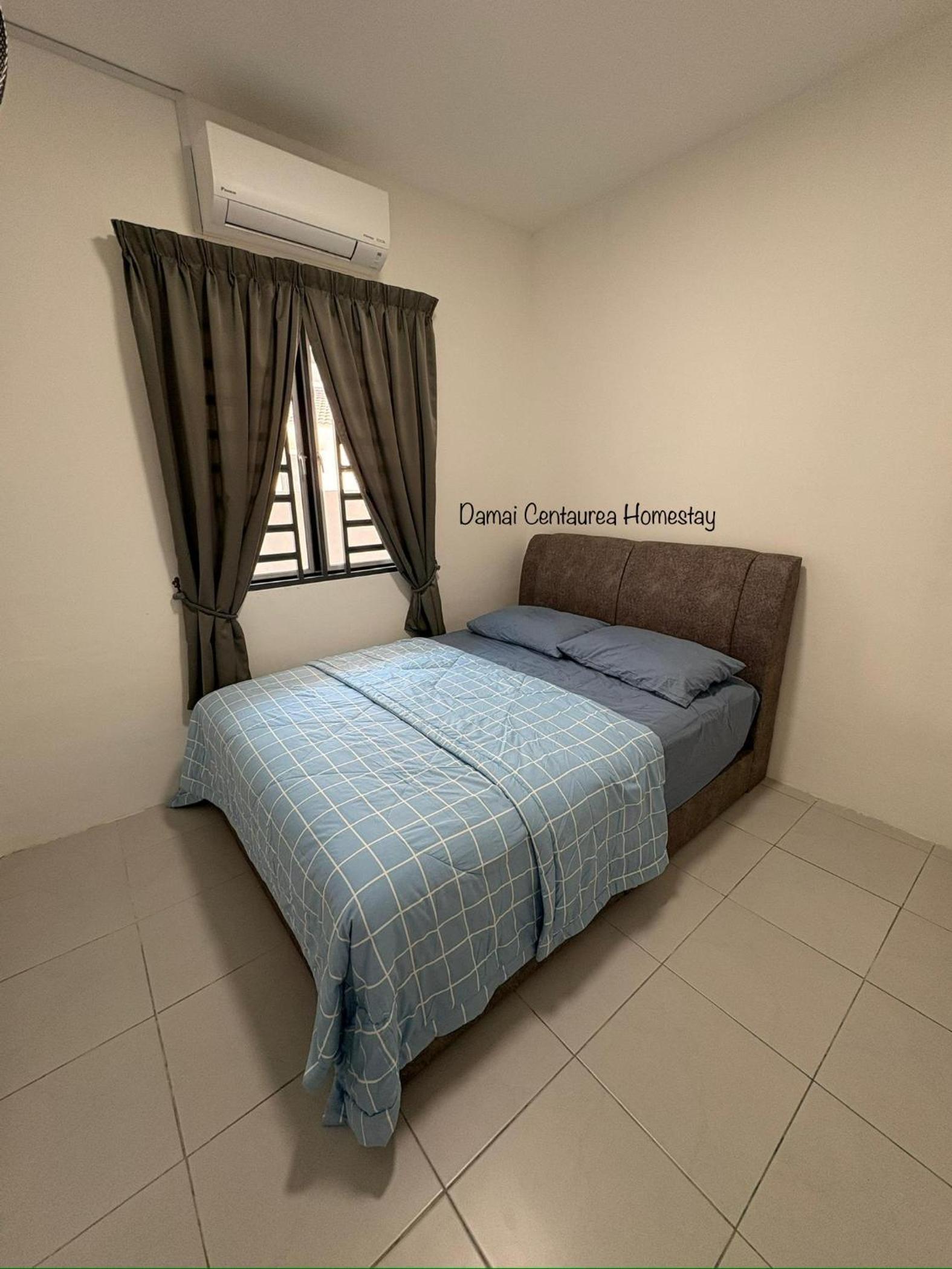 Four-Bedroom House photo 2