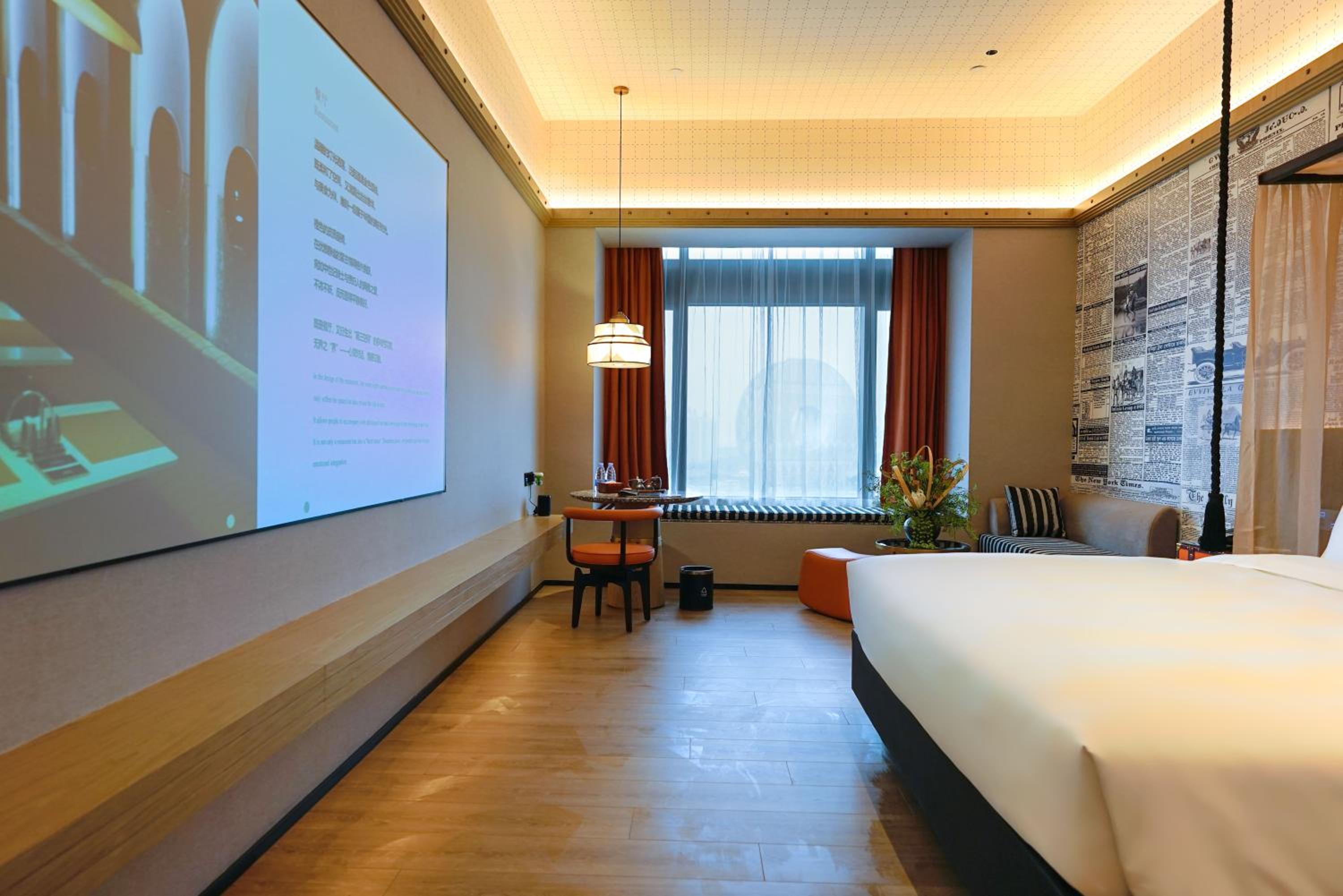 Deluxe King Room photo 1