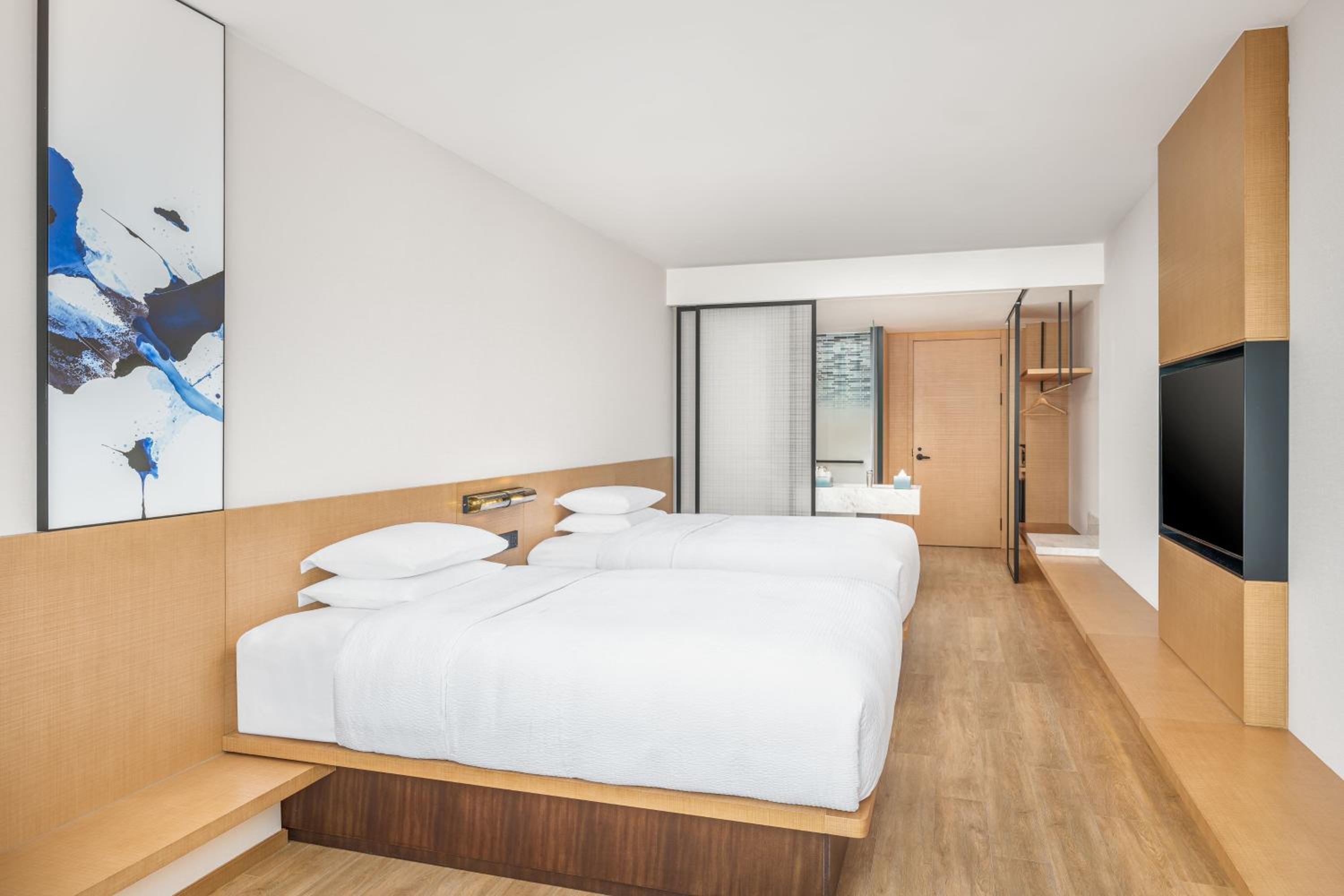 Standard King Room with Ocean View photo 2
