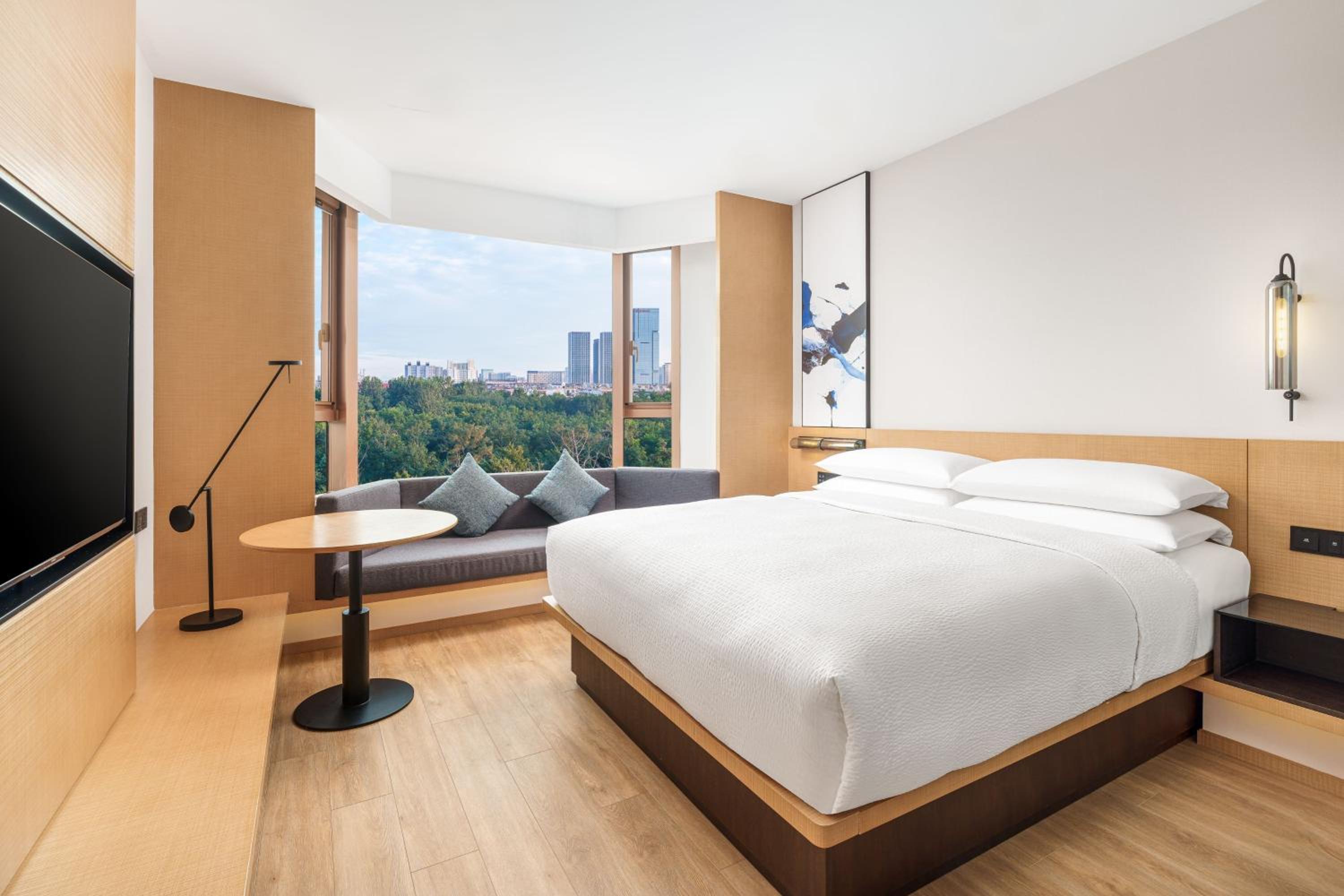 Standard King Room with Garden View photo 2