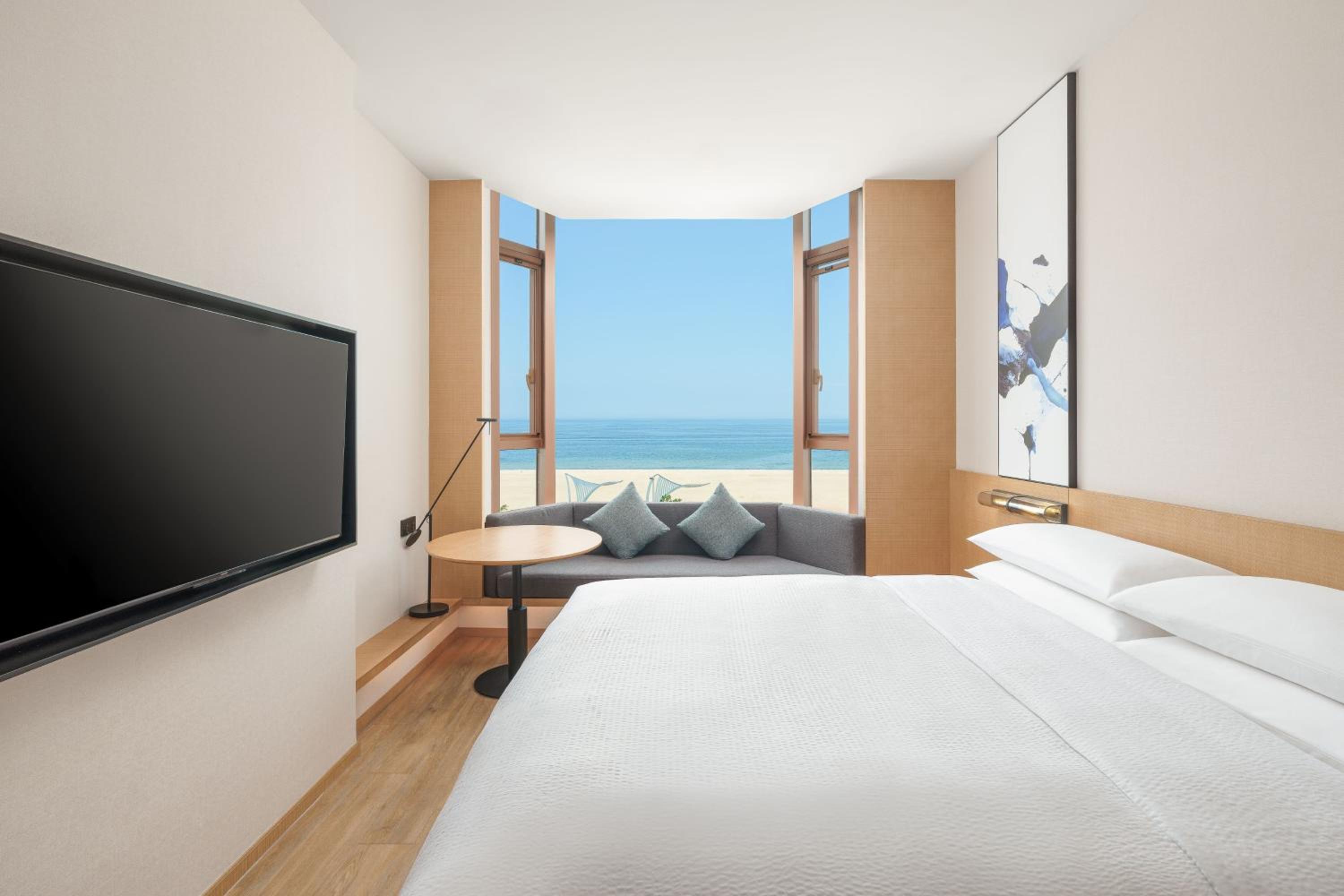 King Suite with Ocean View photo 3