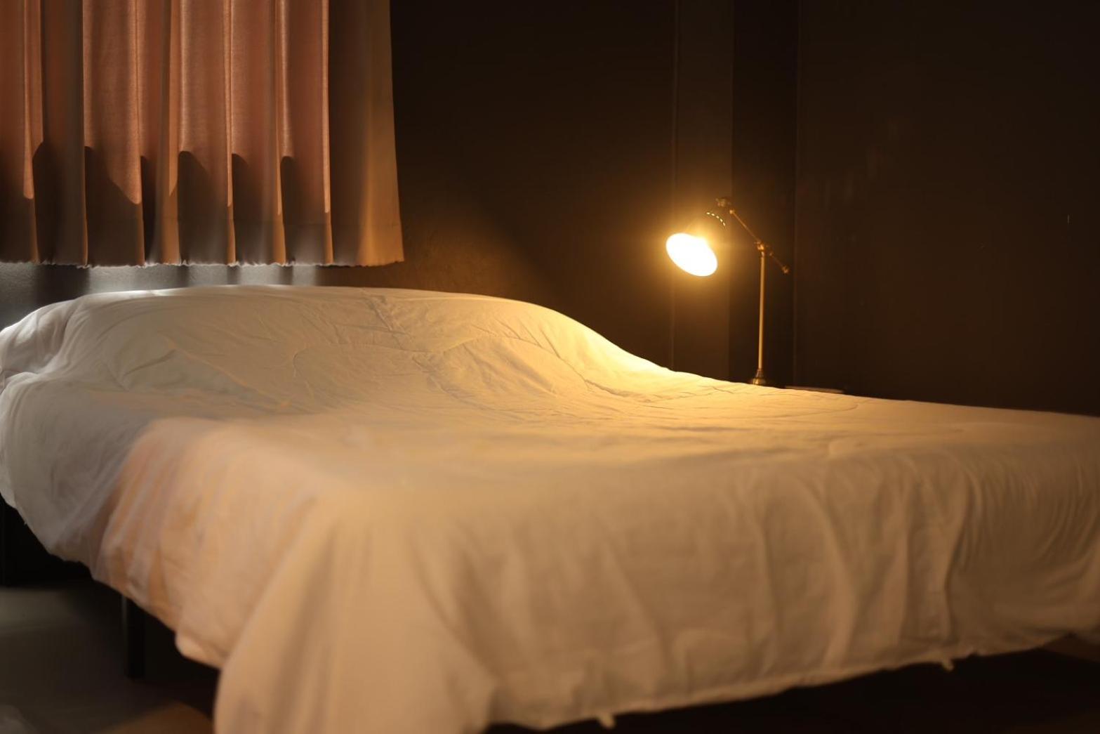 Double Room with Private Bathroom - Photo 10