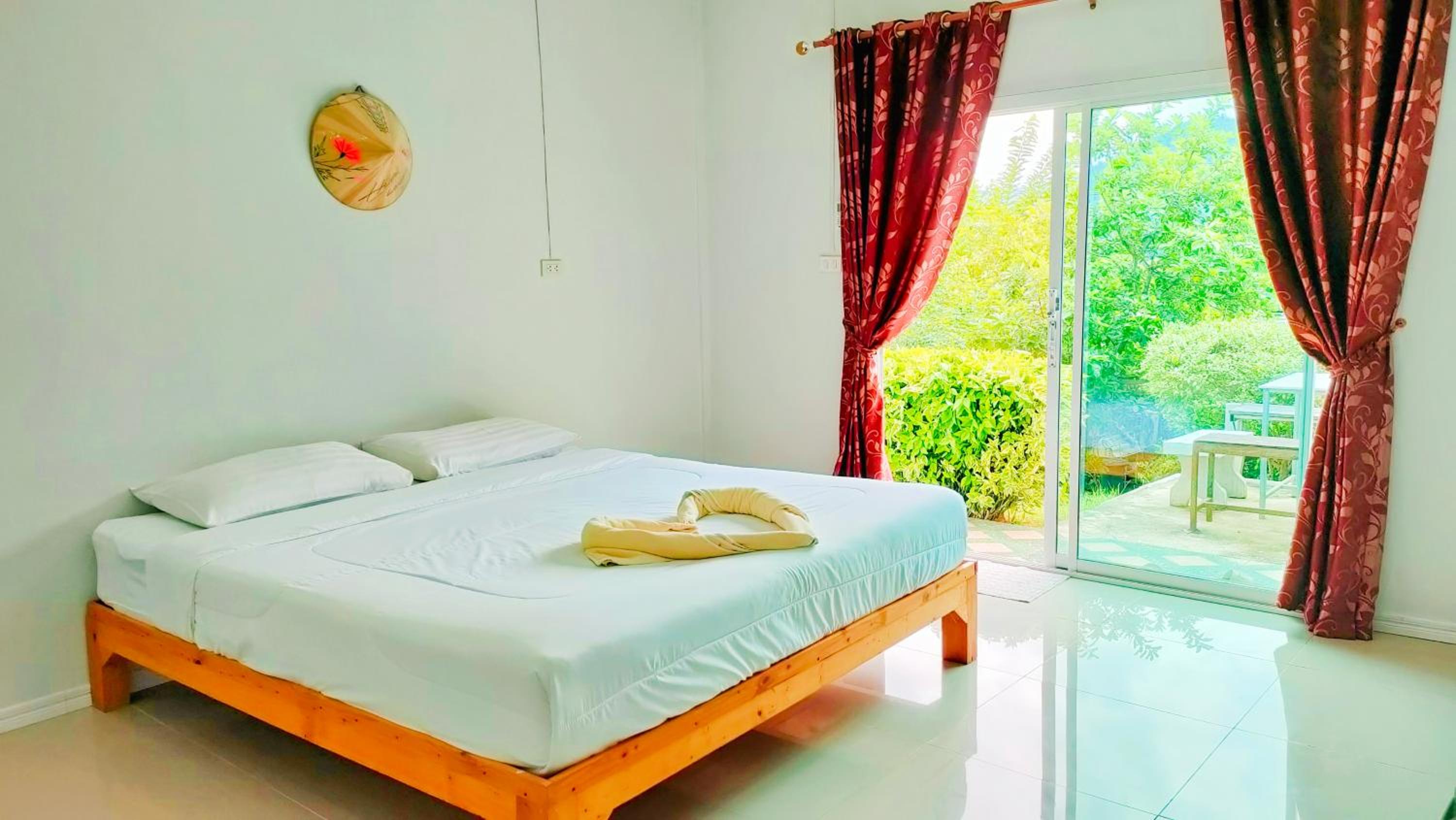 Double Room with Mountain View - Photo 9