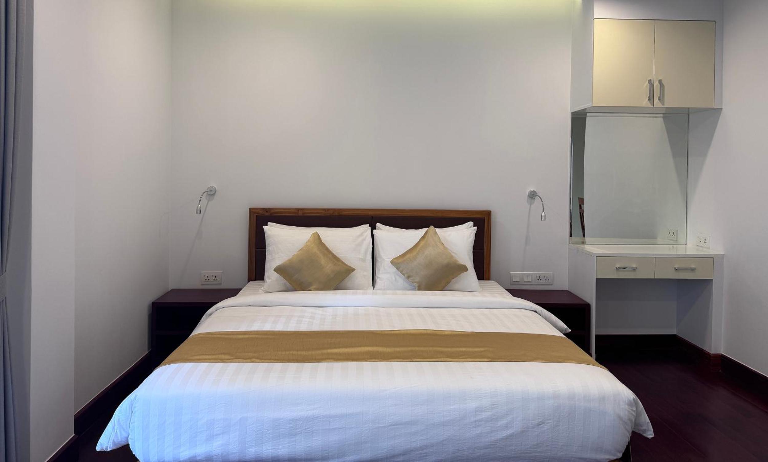 Deluxe Double Room - Photo 13