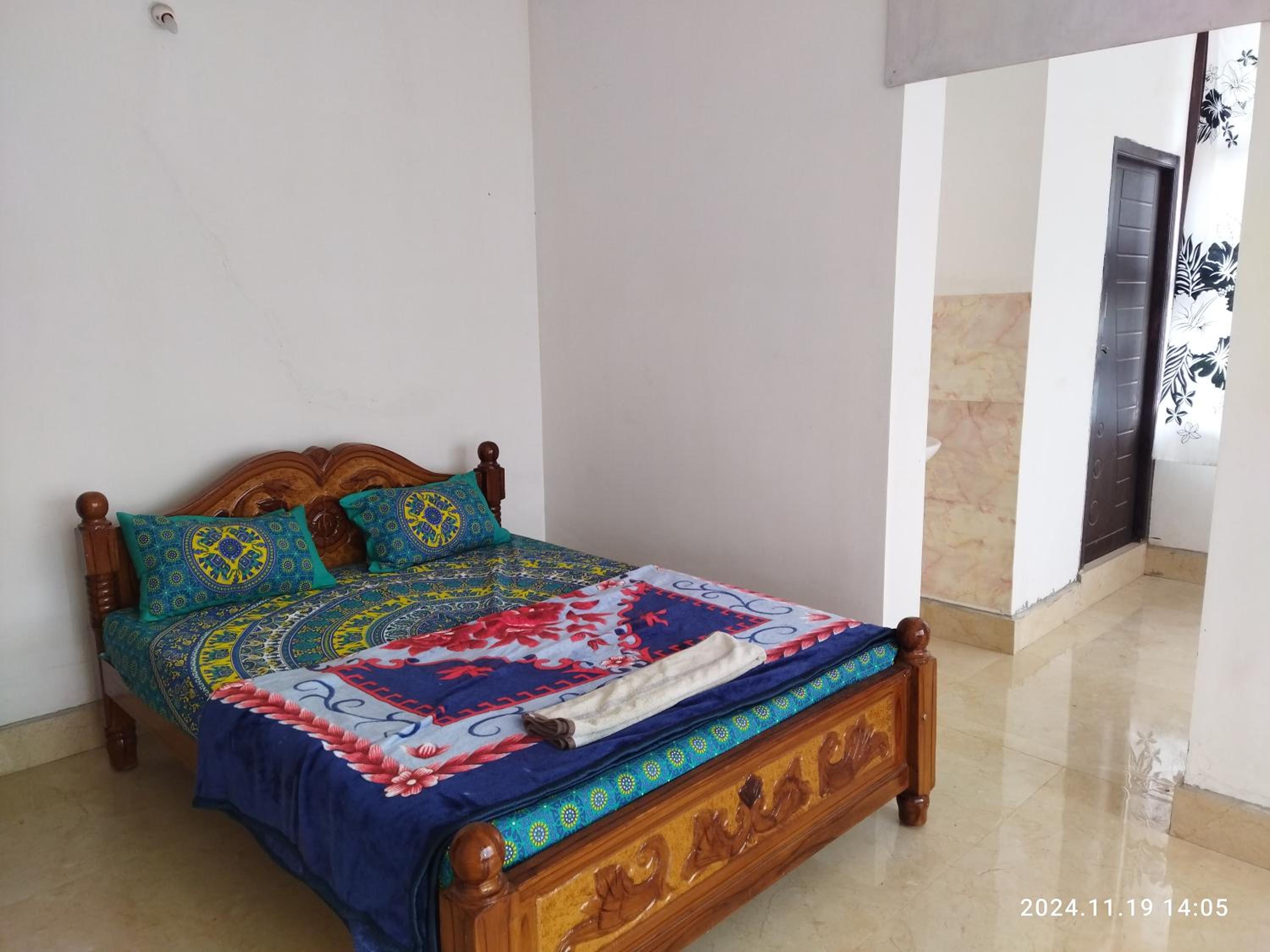 Deluxe King Suite photo 1