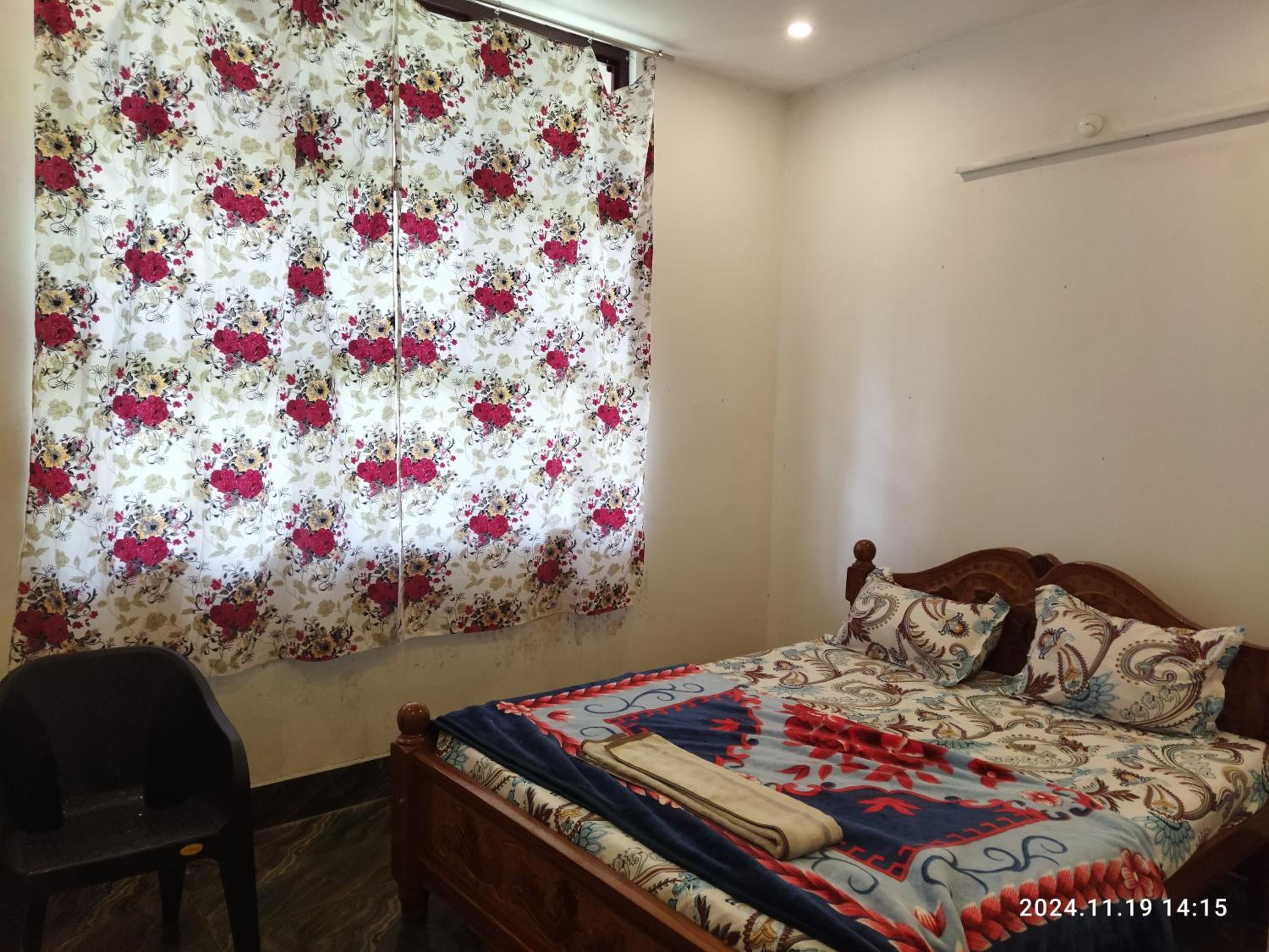 Deluxe Queen Suite photo 1