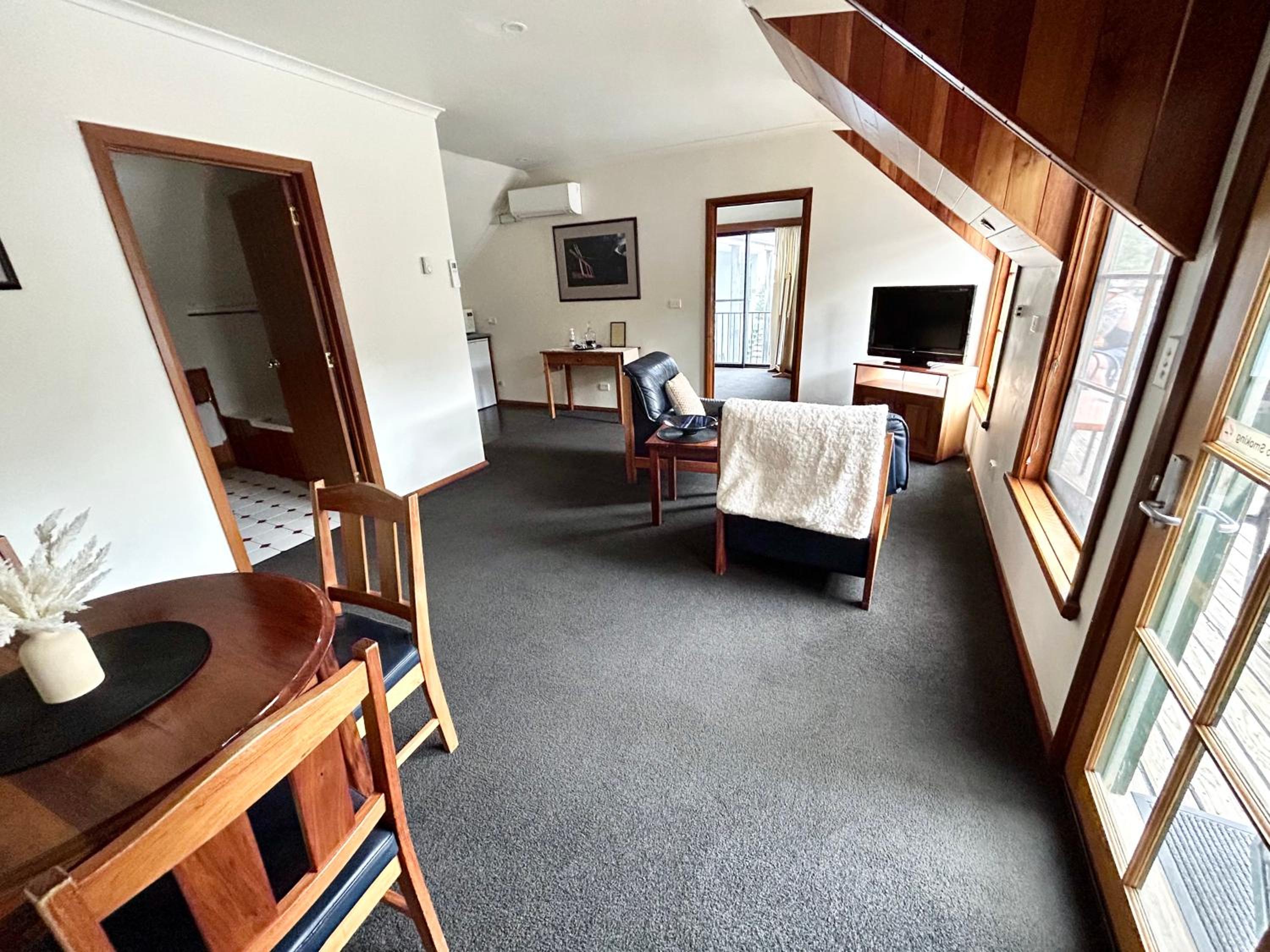 One-Bedroom Suite With Sea View photo 1