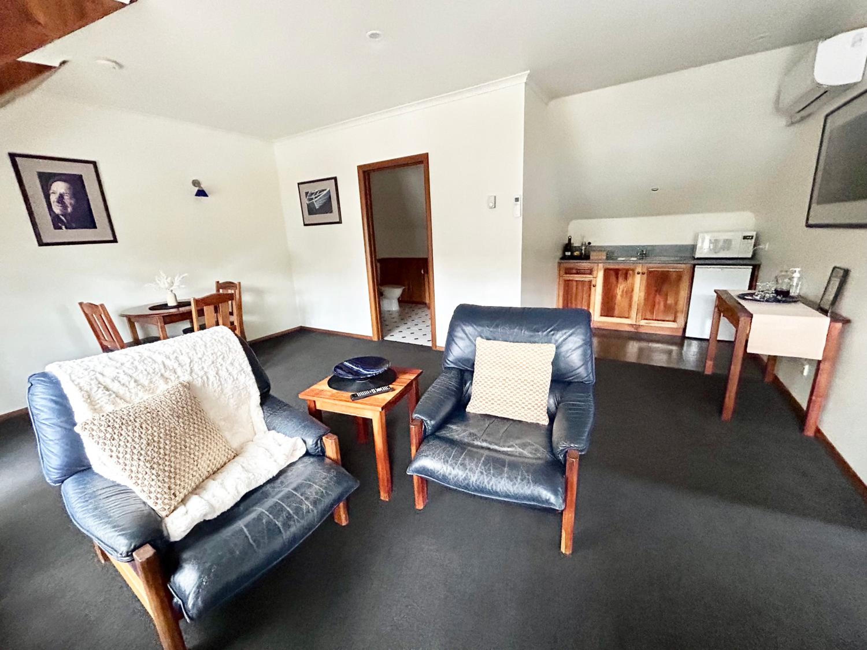 One-Bedroom Suite With Sea View photo 3