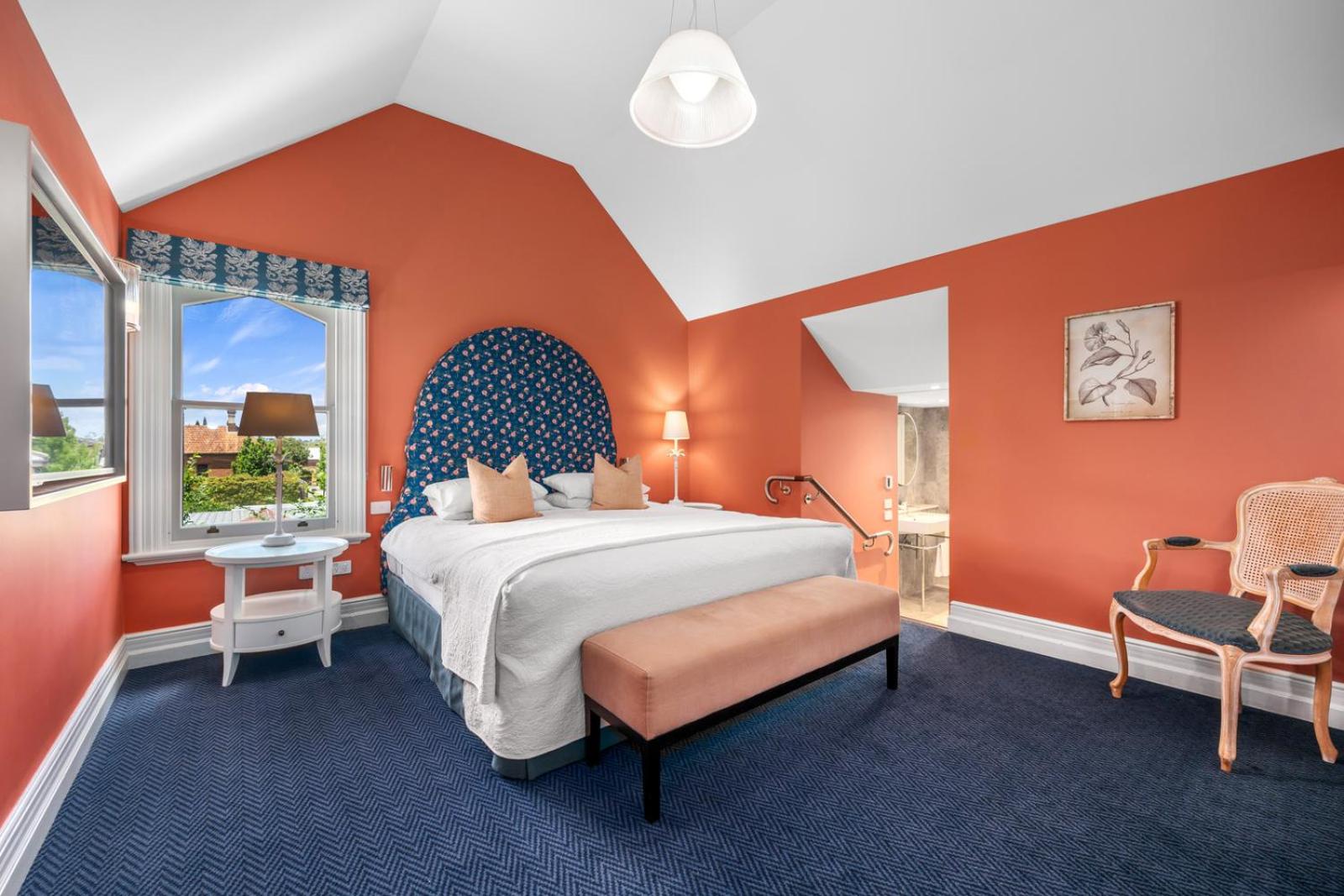 Steeple Suite with Free Wi-Fi & Free Parking