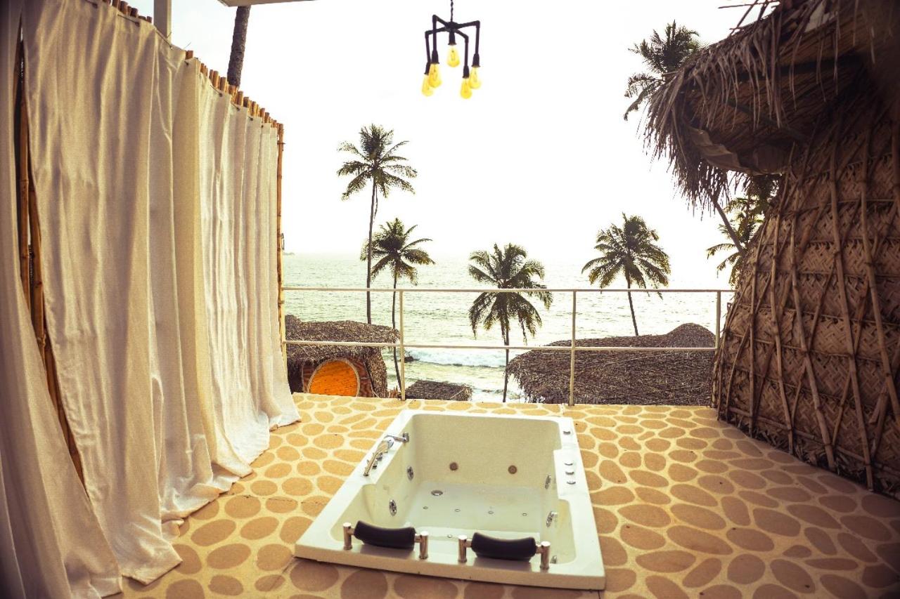 Deluxe Double Room with Sea View photo 3