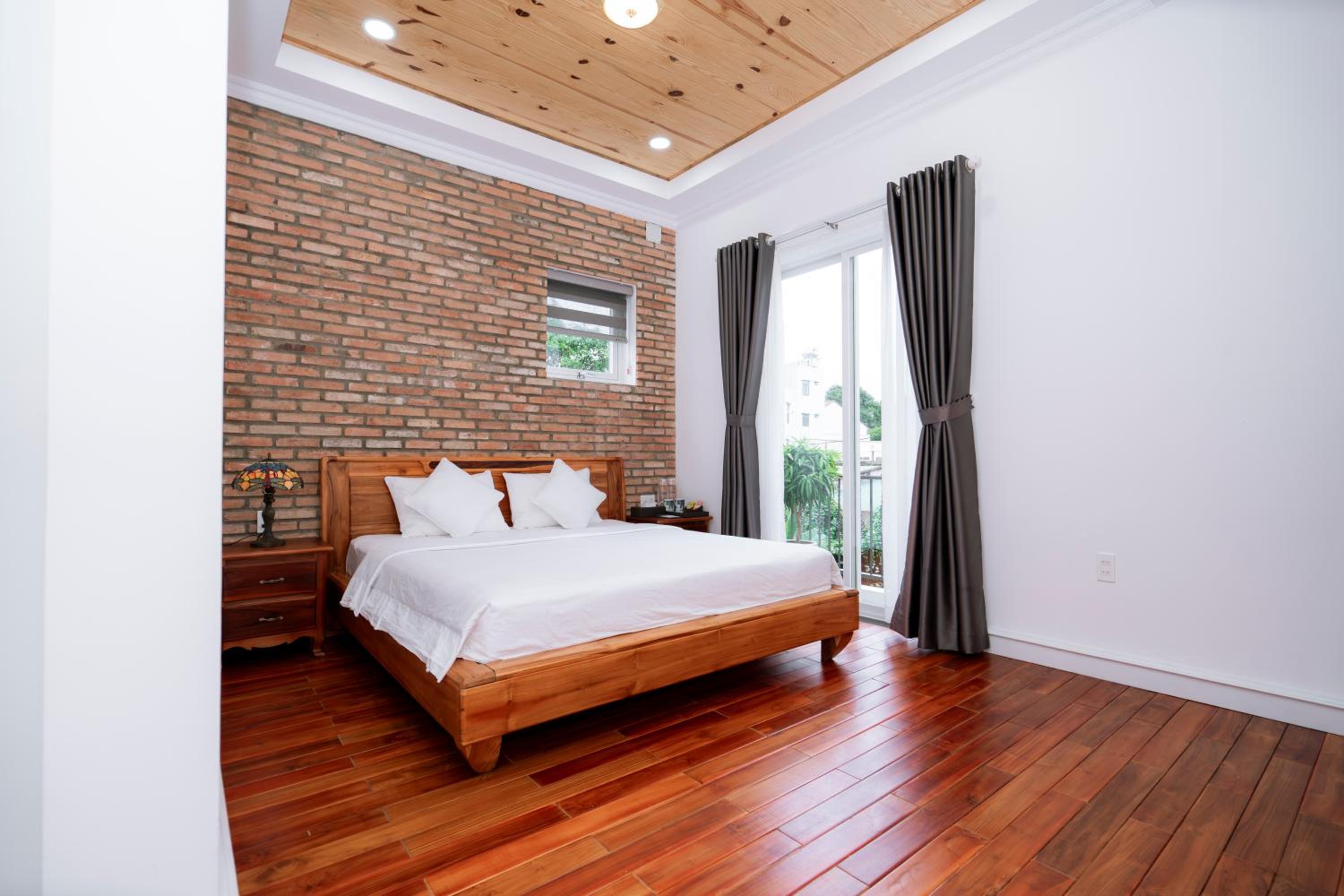 King Room With Balcony