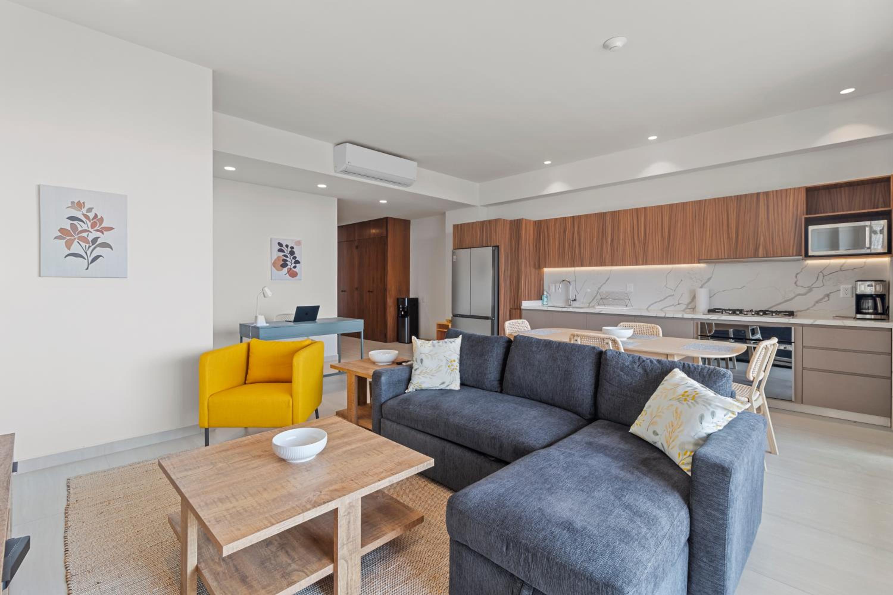 One-Bedroom Apartment with Ocean View photo 3
