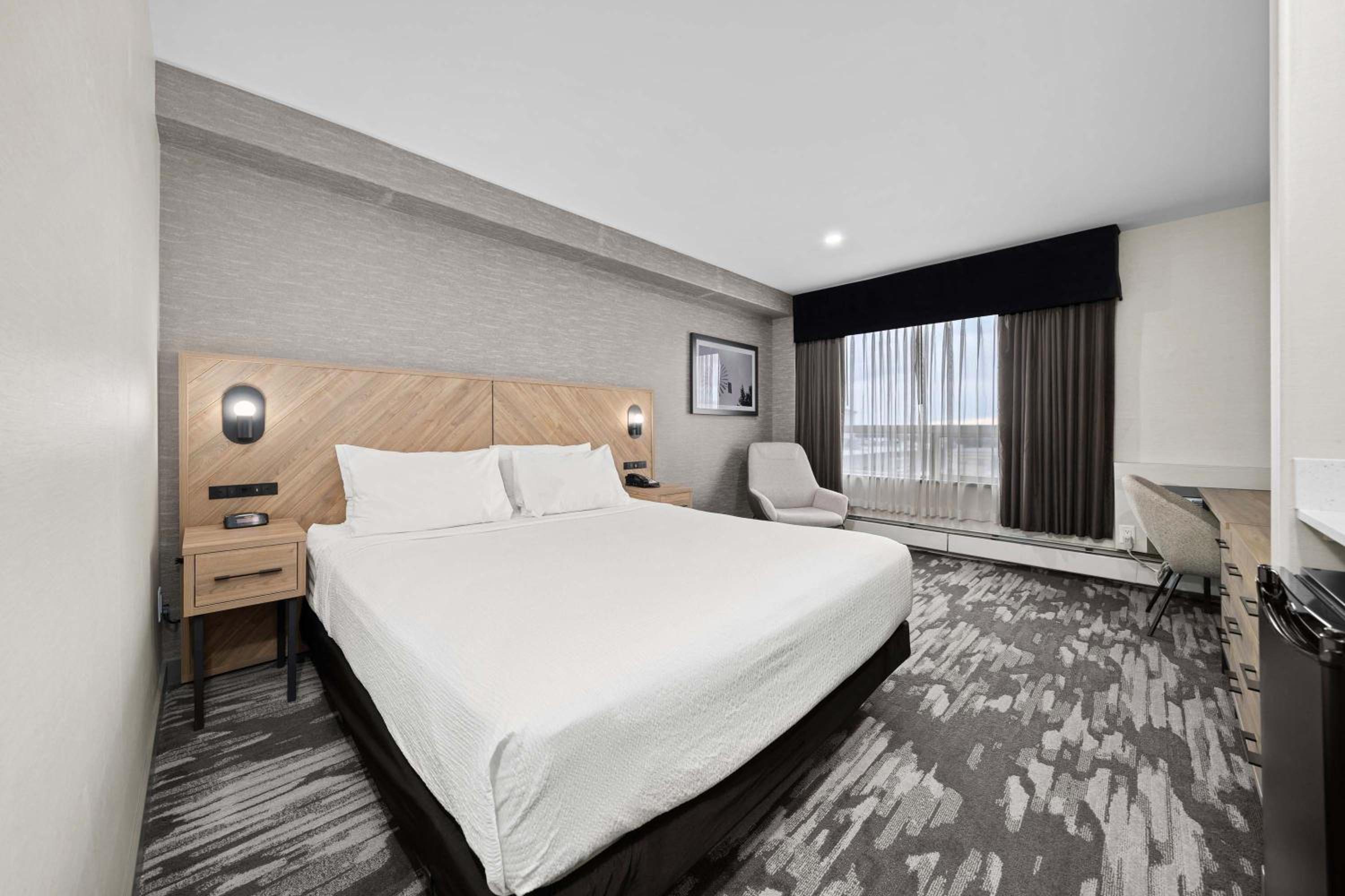 Standard Room, 1 King Bed