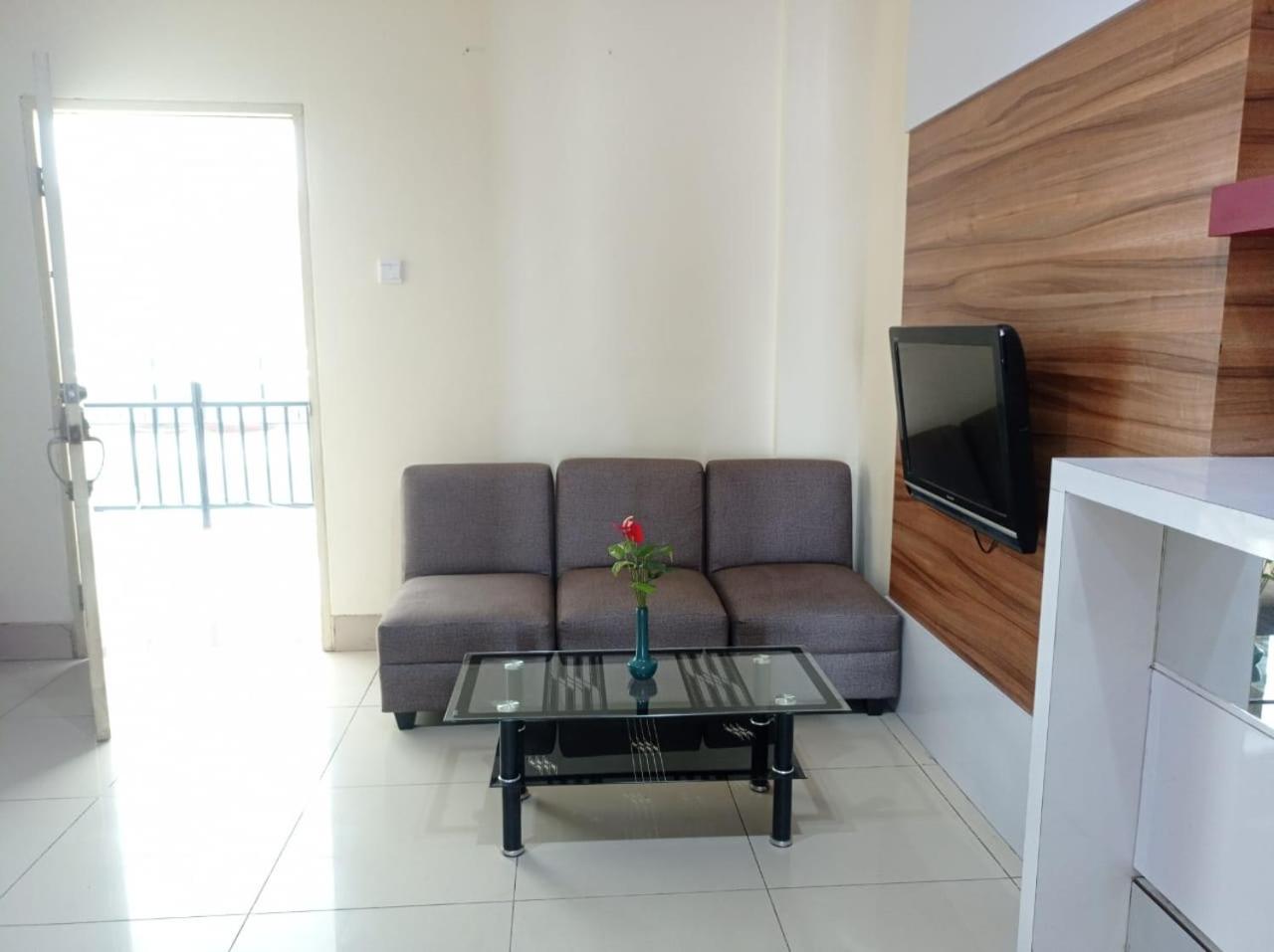 One-Bedroom Apartment - Photo 7