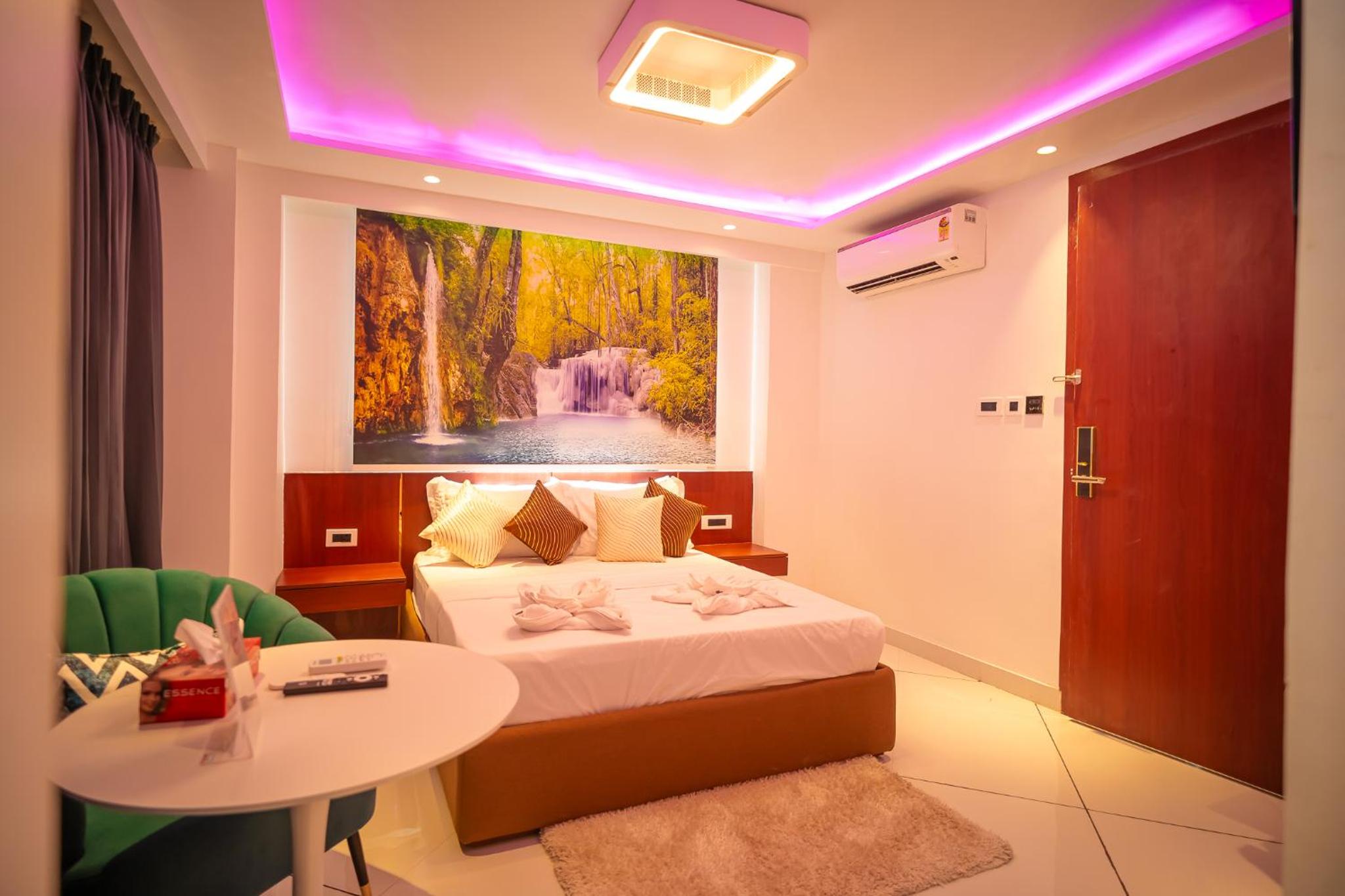 Queen Room