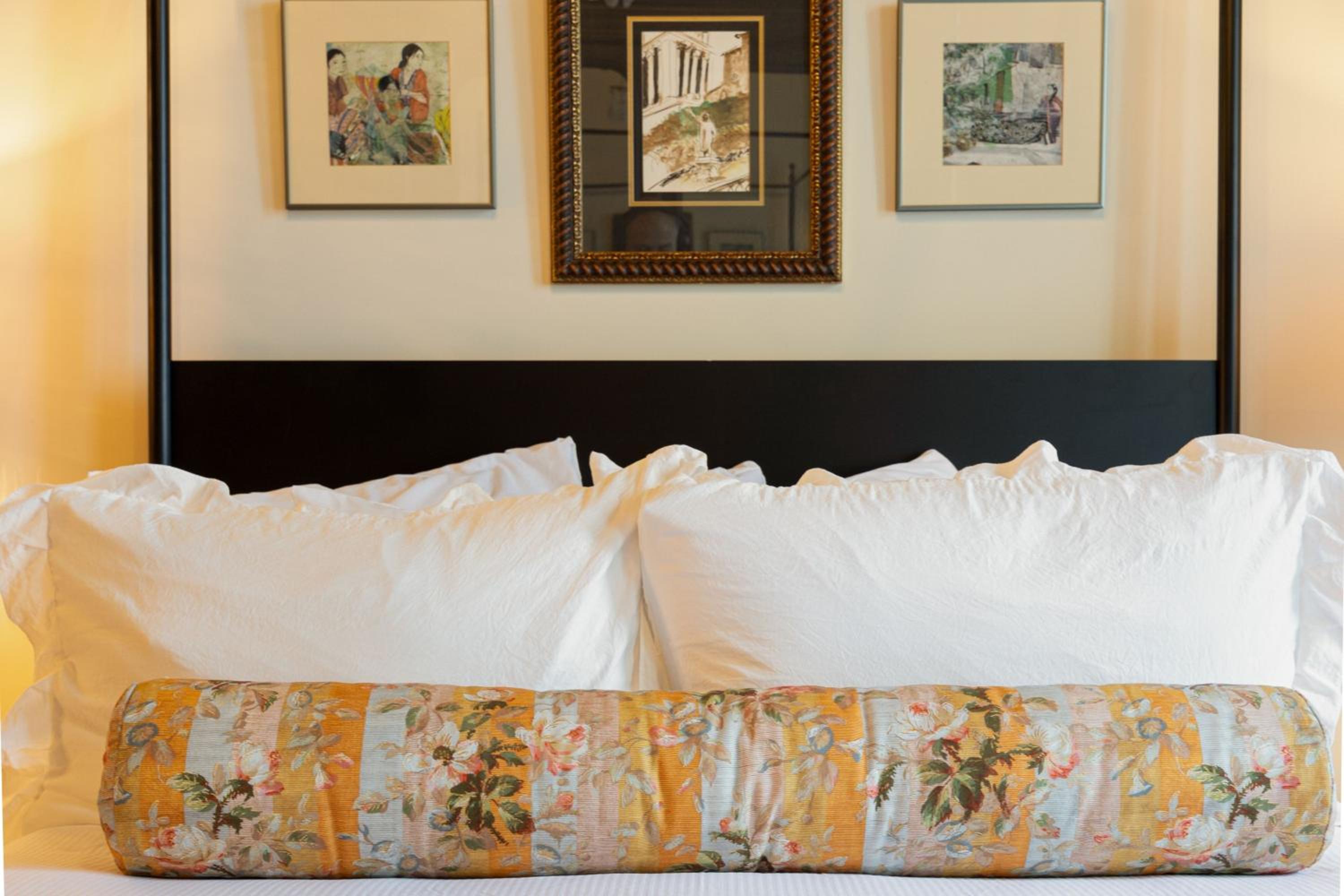 Queen Suite with City View - Photo 1