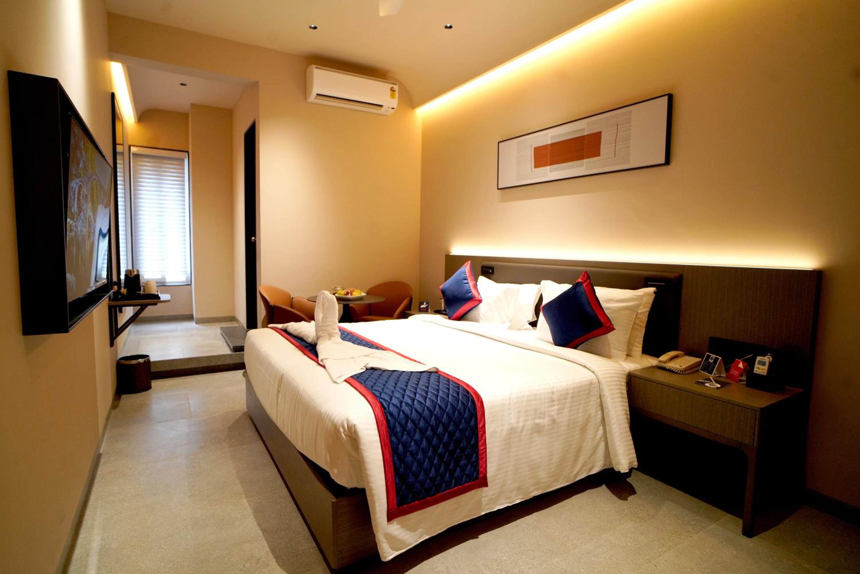 Standard Queen Room