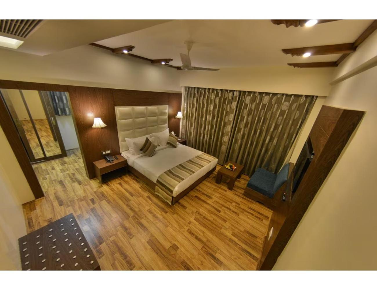 Double Room - Photo 8