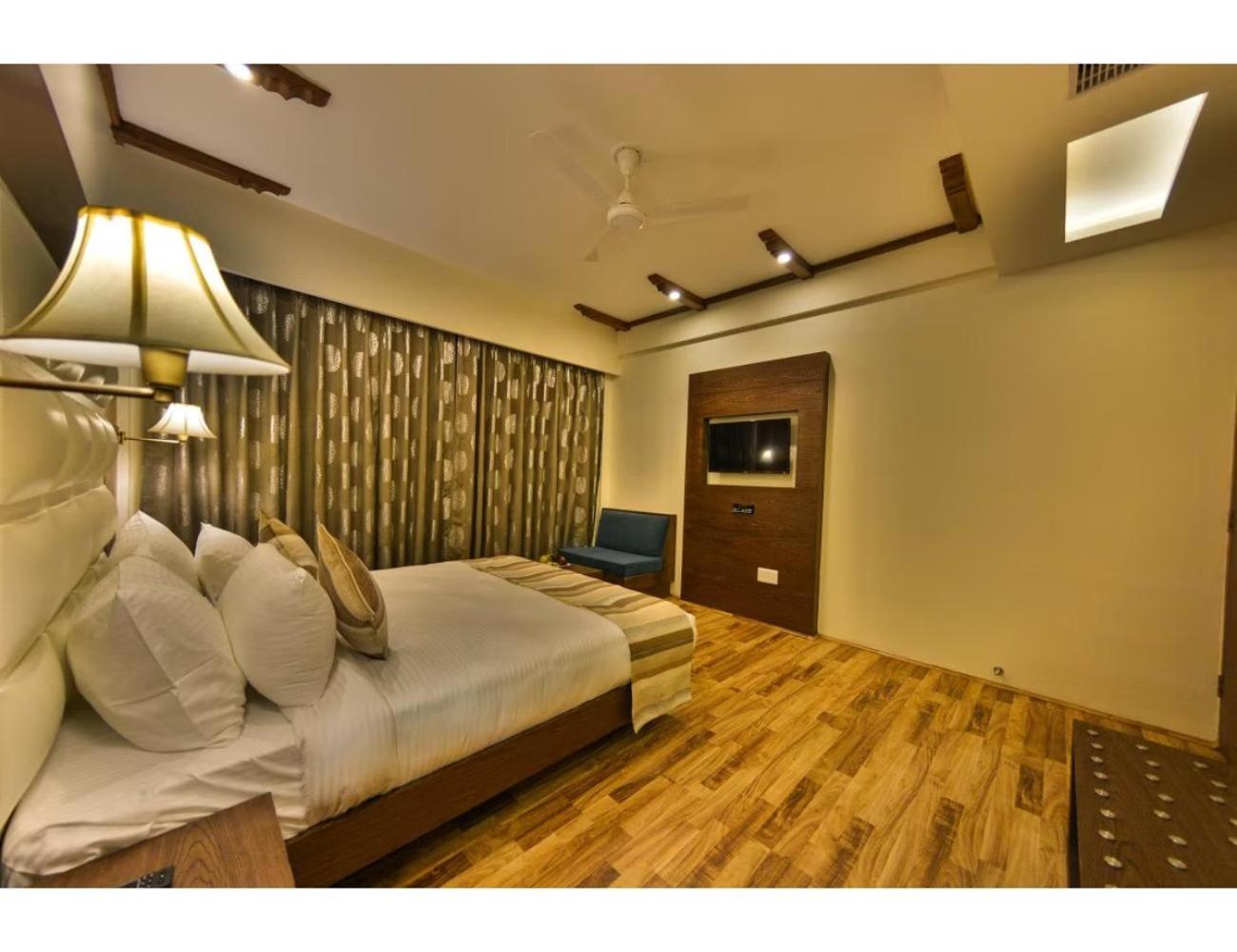 Double Room - Photo 10