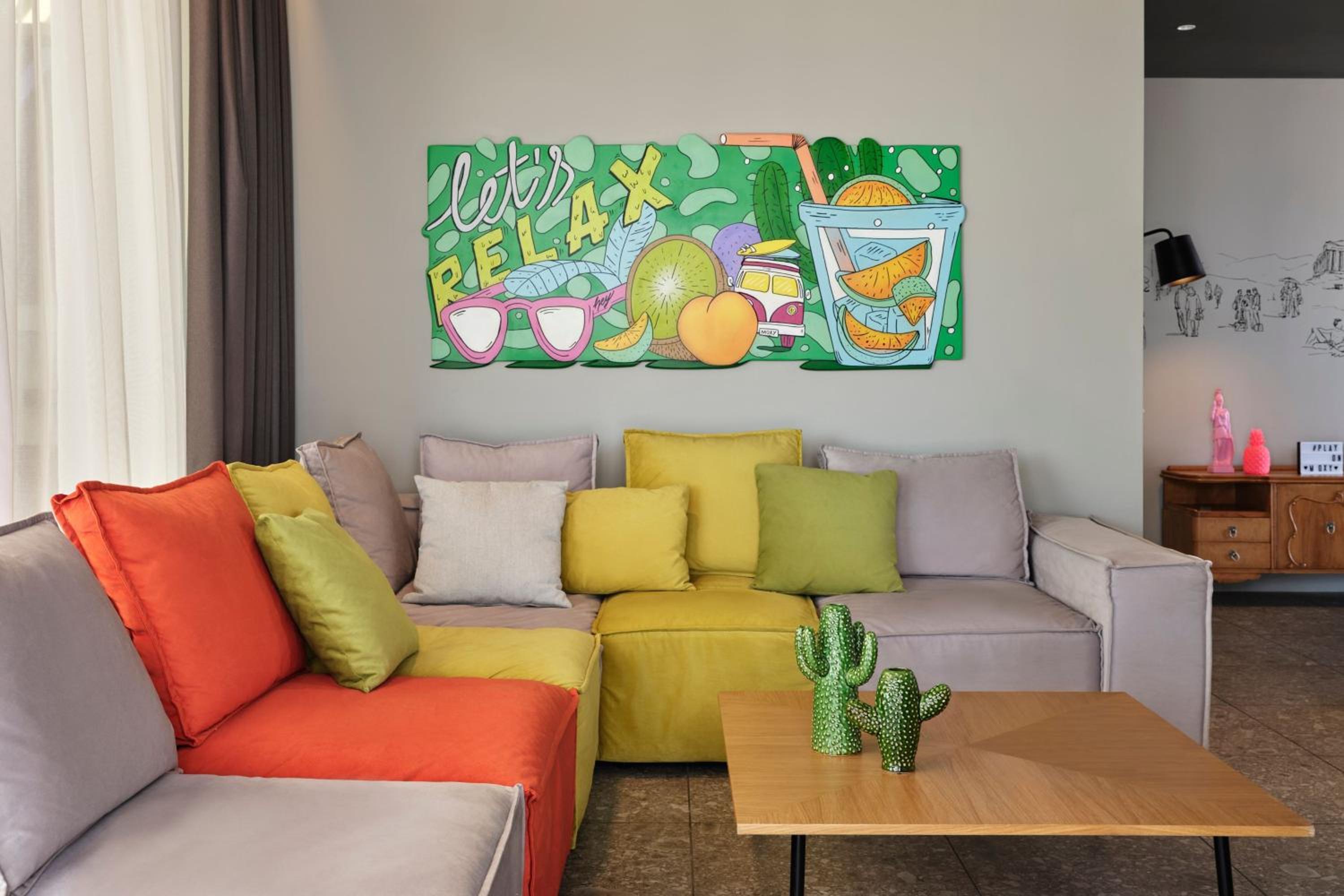 Moxyfied One-Bedroom Presidential King Suite