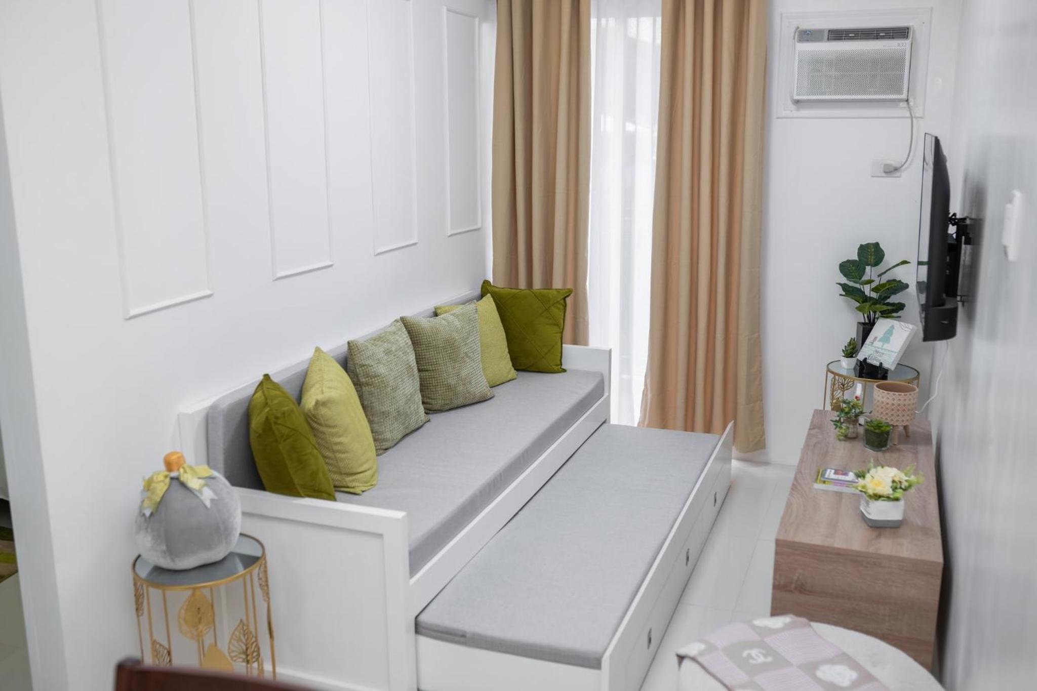 Studio with Sofa Bed photo 2