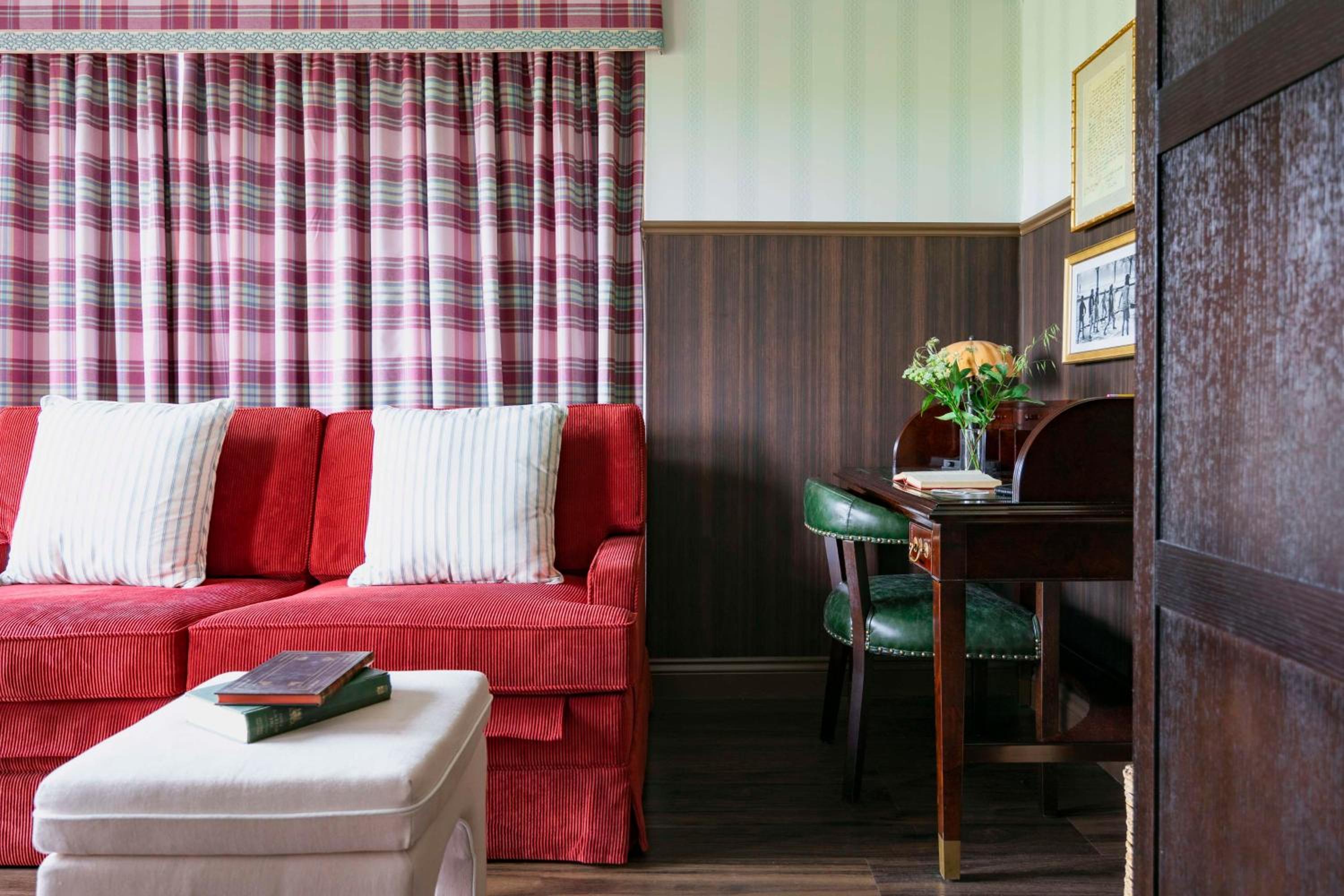 Graduate Junior King Suite with River View - Photo 3