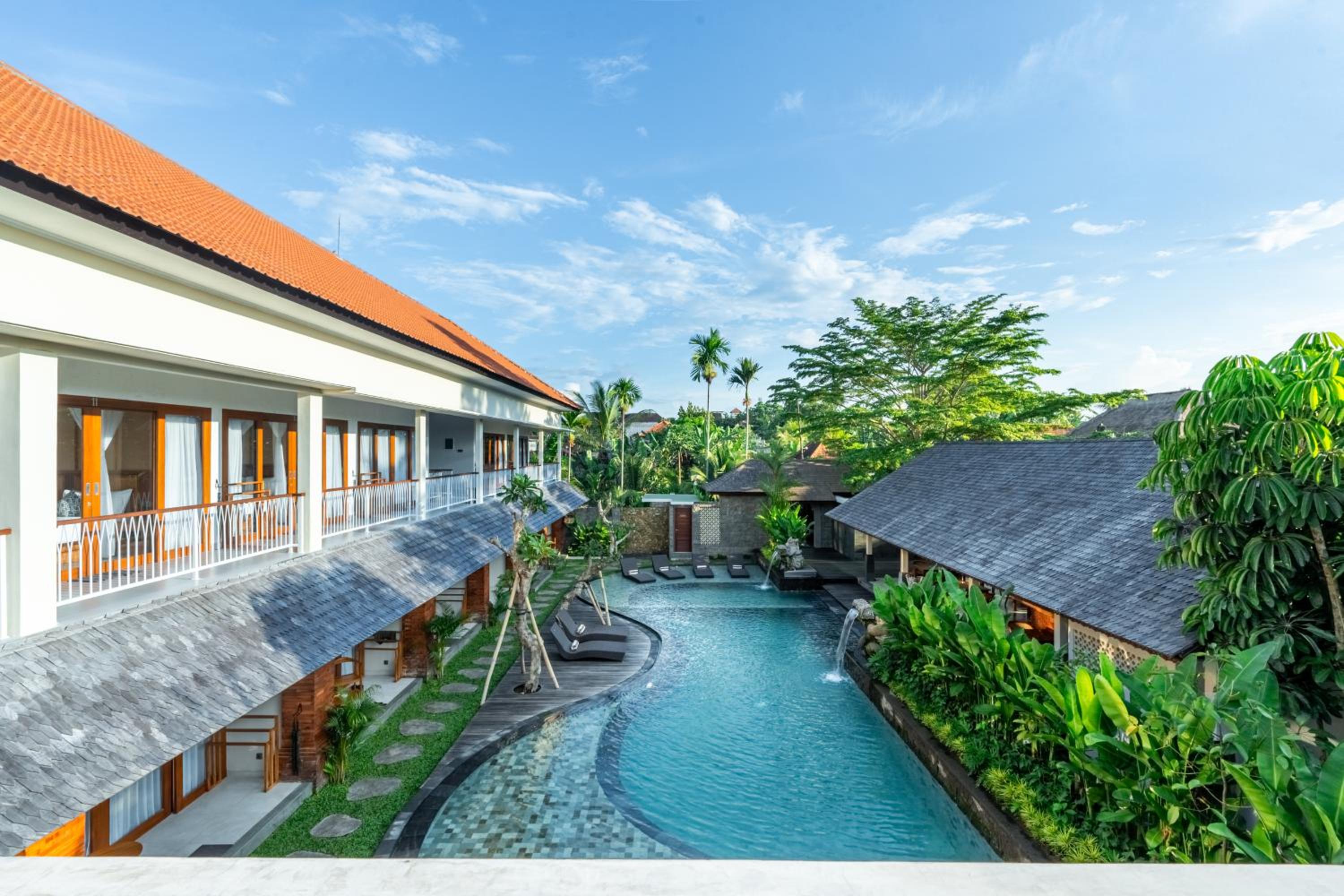 Superior Room with Pool View - Photo 27