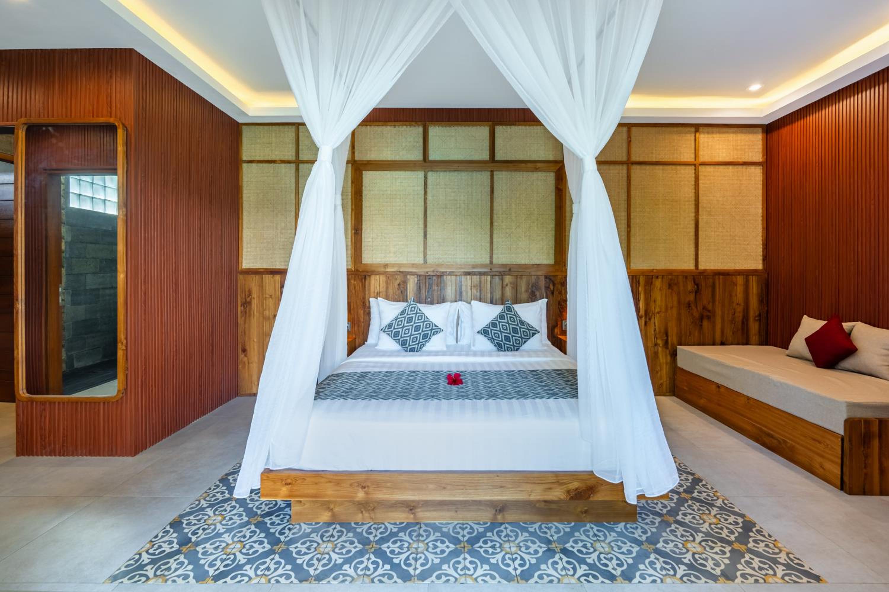 Deluxe Room with Pool View - Photo 8