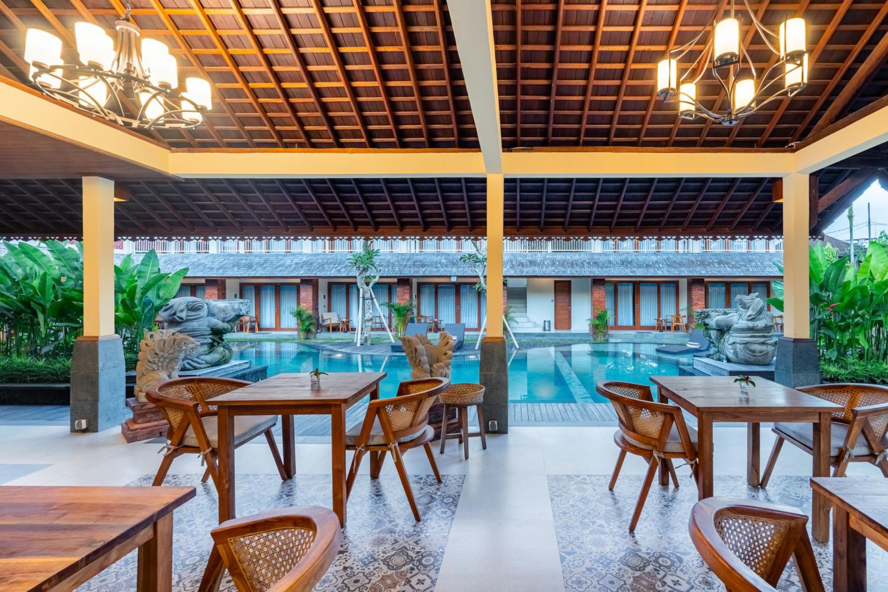 Superior Room with Pool View - Photo 47