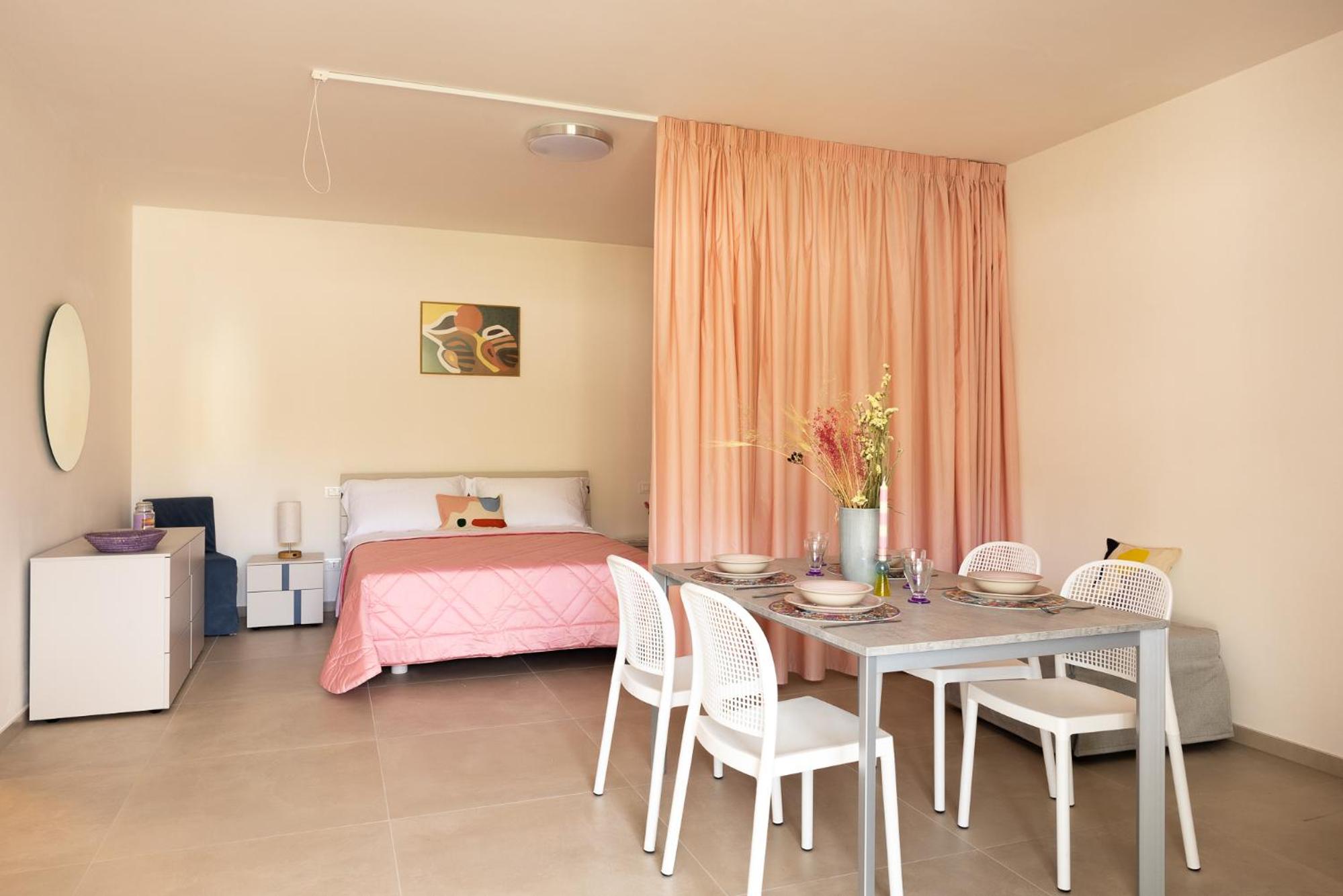Deluxe Double Room With Extra Bed