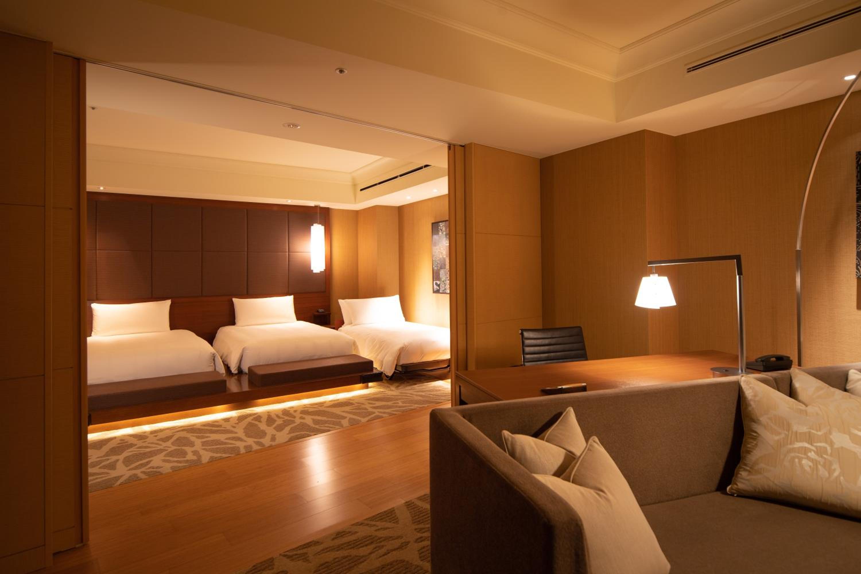 Superior Twin Suite (3 Adults) - Non-Smoking	 - Photo 12