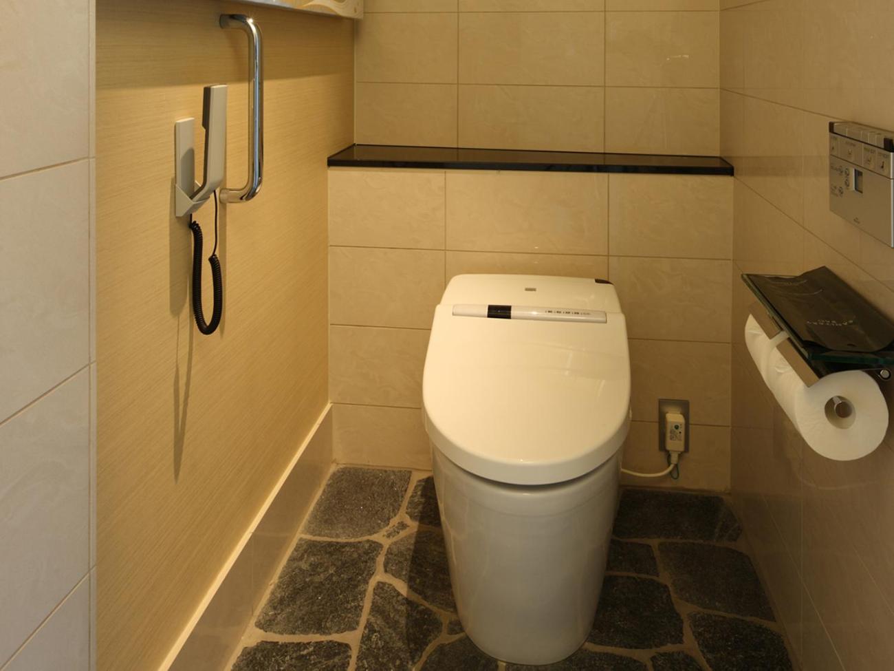 Superior Twin Suite (3 Adults) - Non-Smoking	 - Photo 6