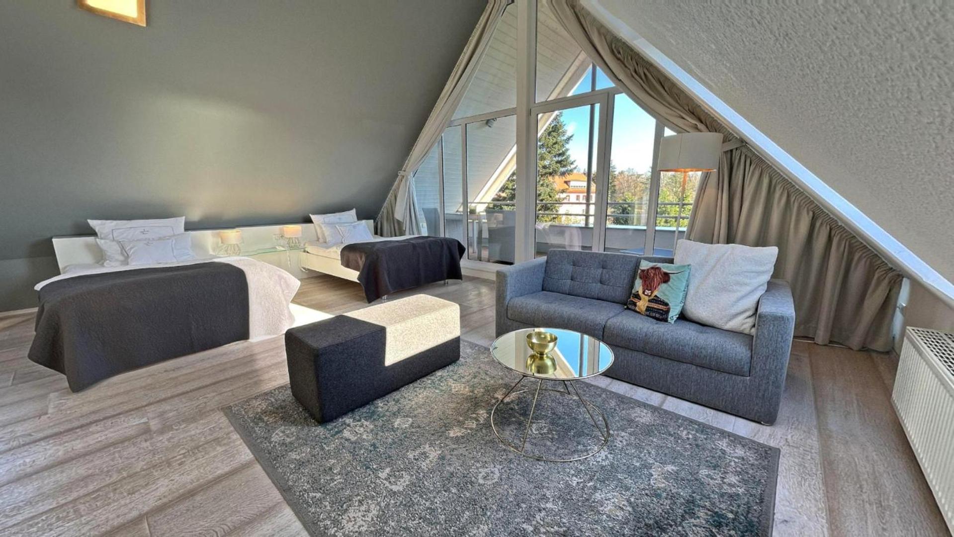 Junior Suite with Balcony photo 2