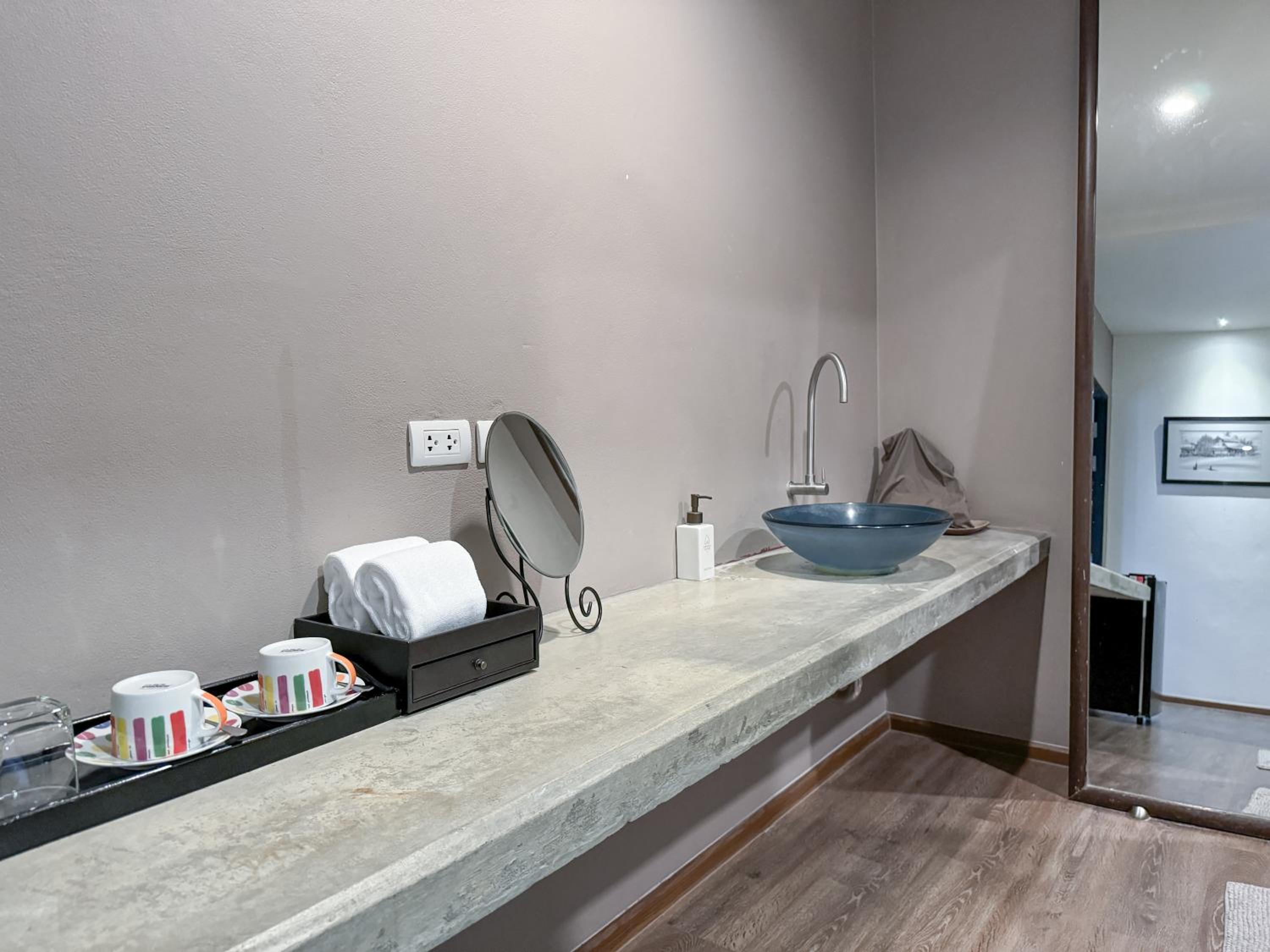 Two-Bedroom Suite - Photo 7