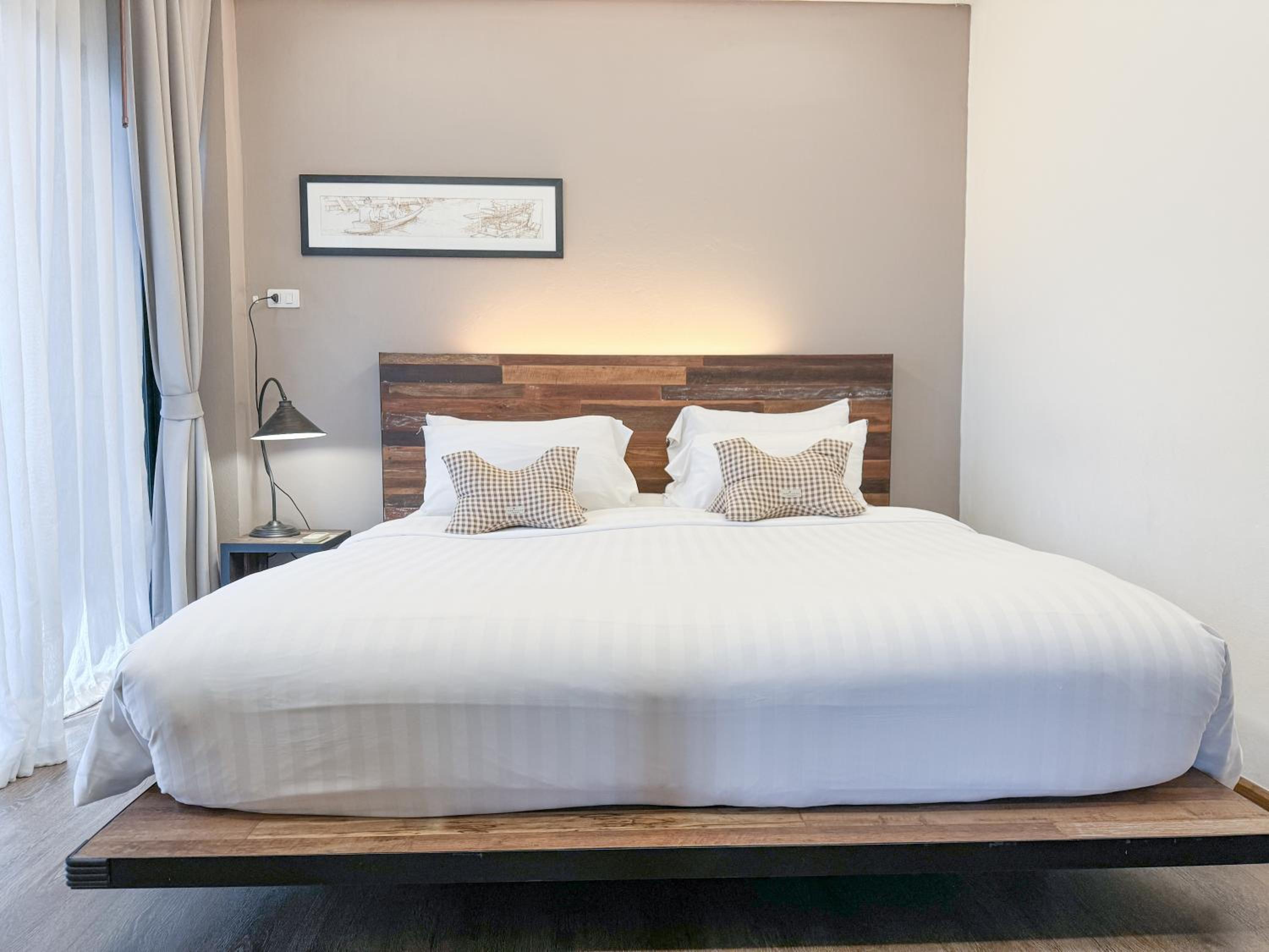 Two-Bedroom Suite - Photo 5