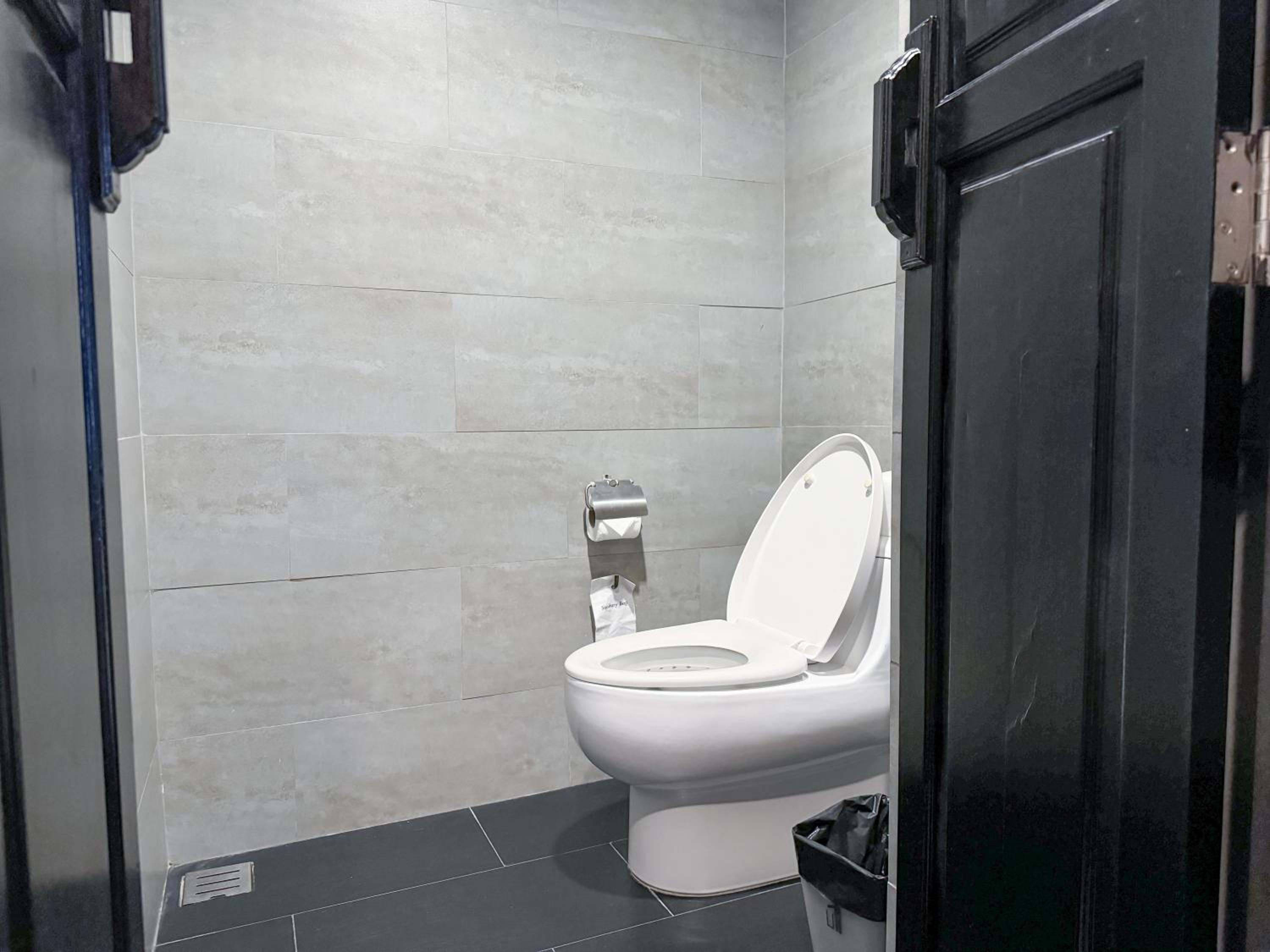 Two-Bedroom Suite - Photo 9