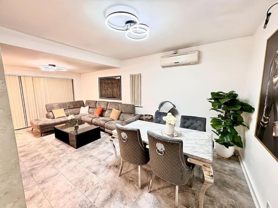 Three-Bedroom House photo 1