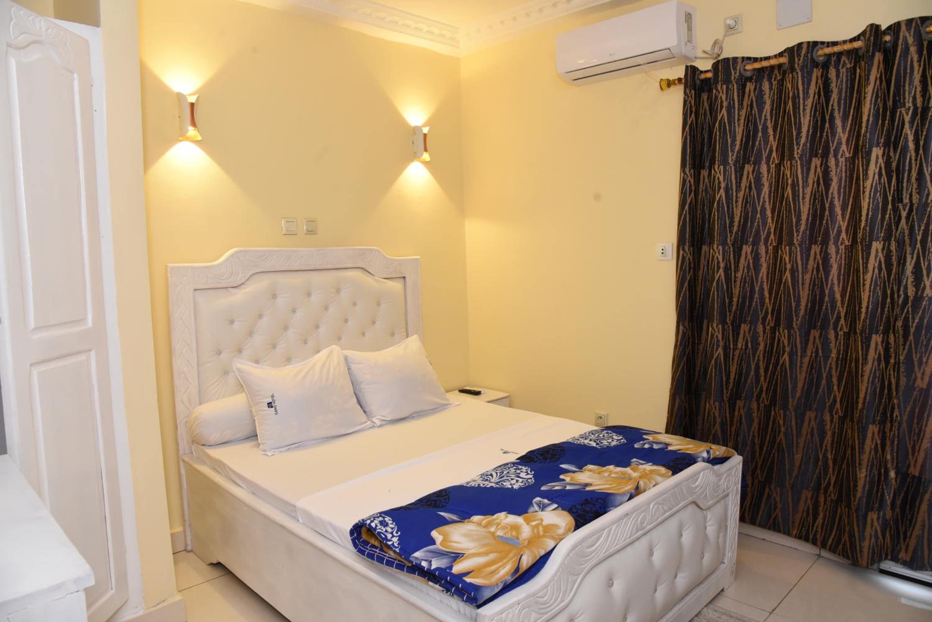 Twin Room with Balcony photo 2