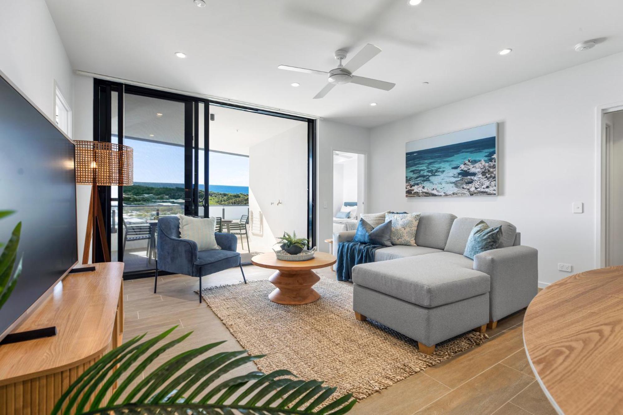 Zinc – Superior 3 Bedroom Apartment Partial Ocean Views